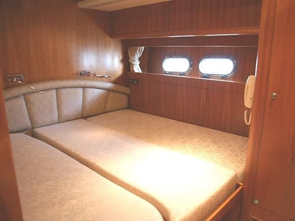 Elegance 82 — foto 2 van 2