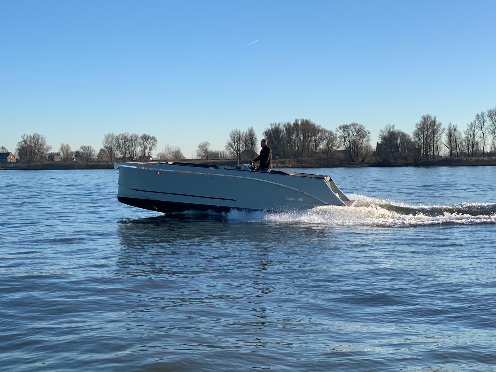 Maxima 740 — foto 3 van 3