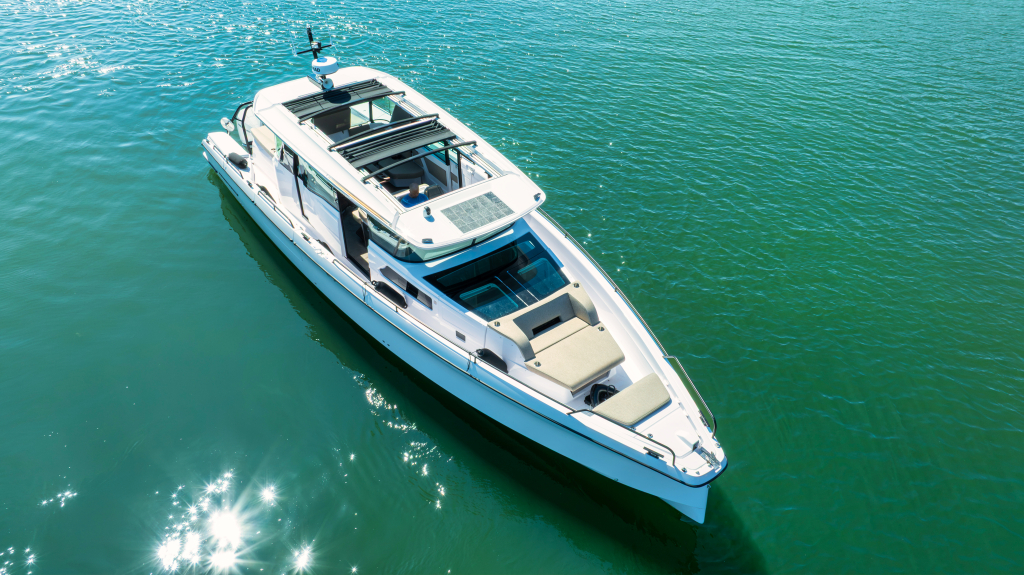 Axopar 45 Cross Cabin BRABUS — foto 1 van 23