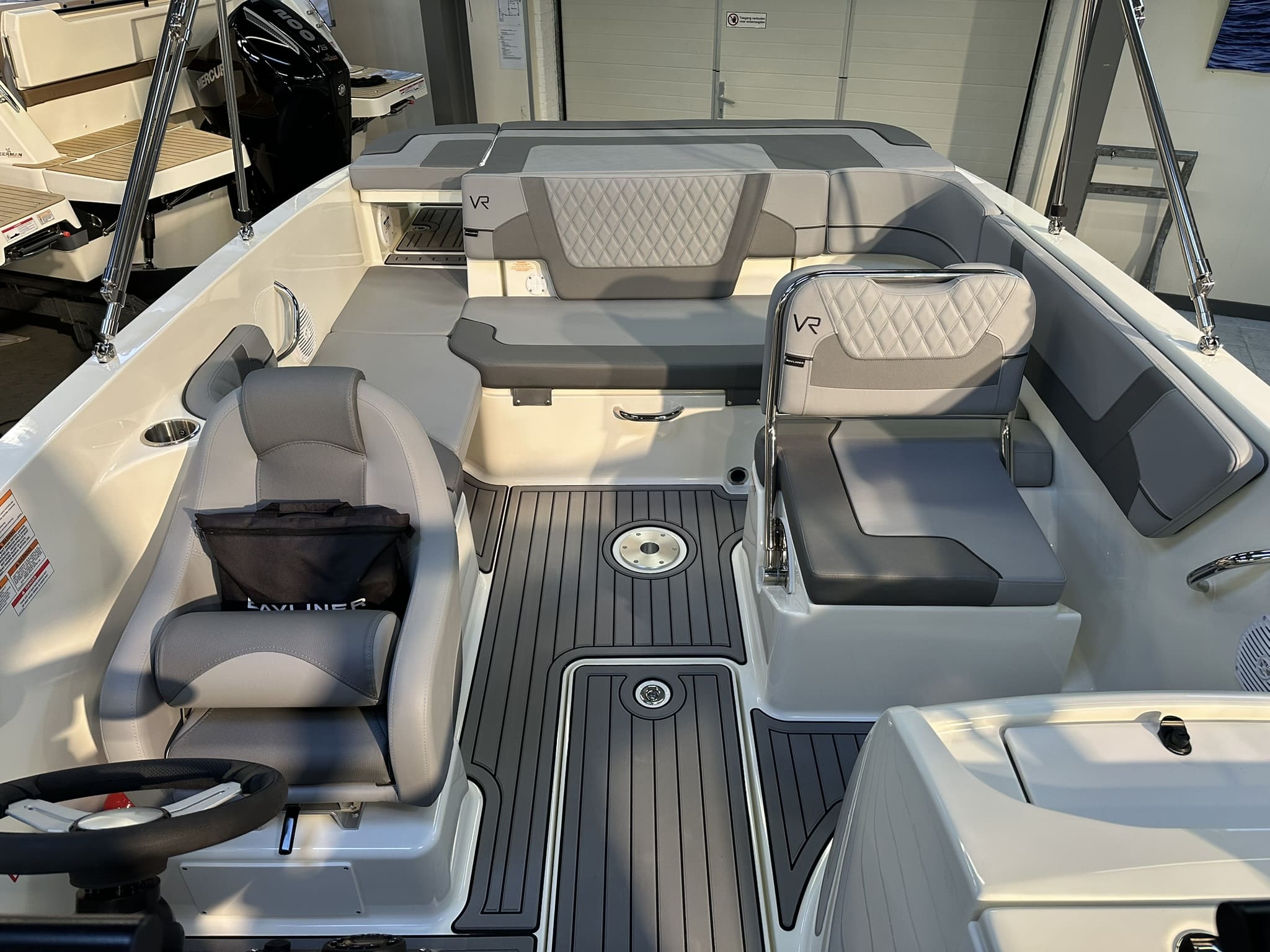 Bayliner VR6 Bowrider — foto 10 van 29