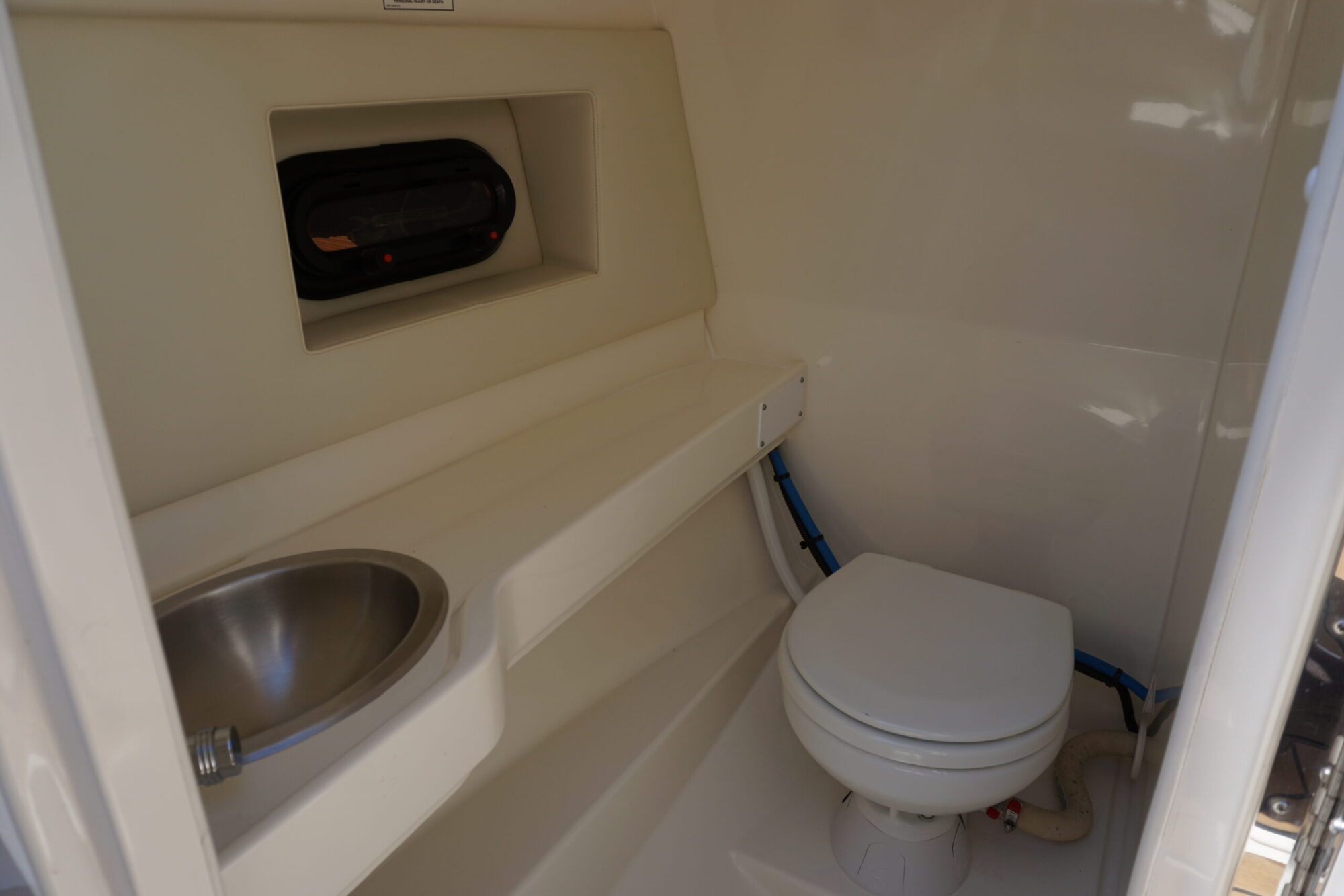 Sea Ray 250 SLX — foto 21 van 33