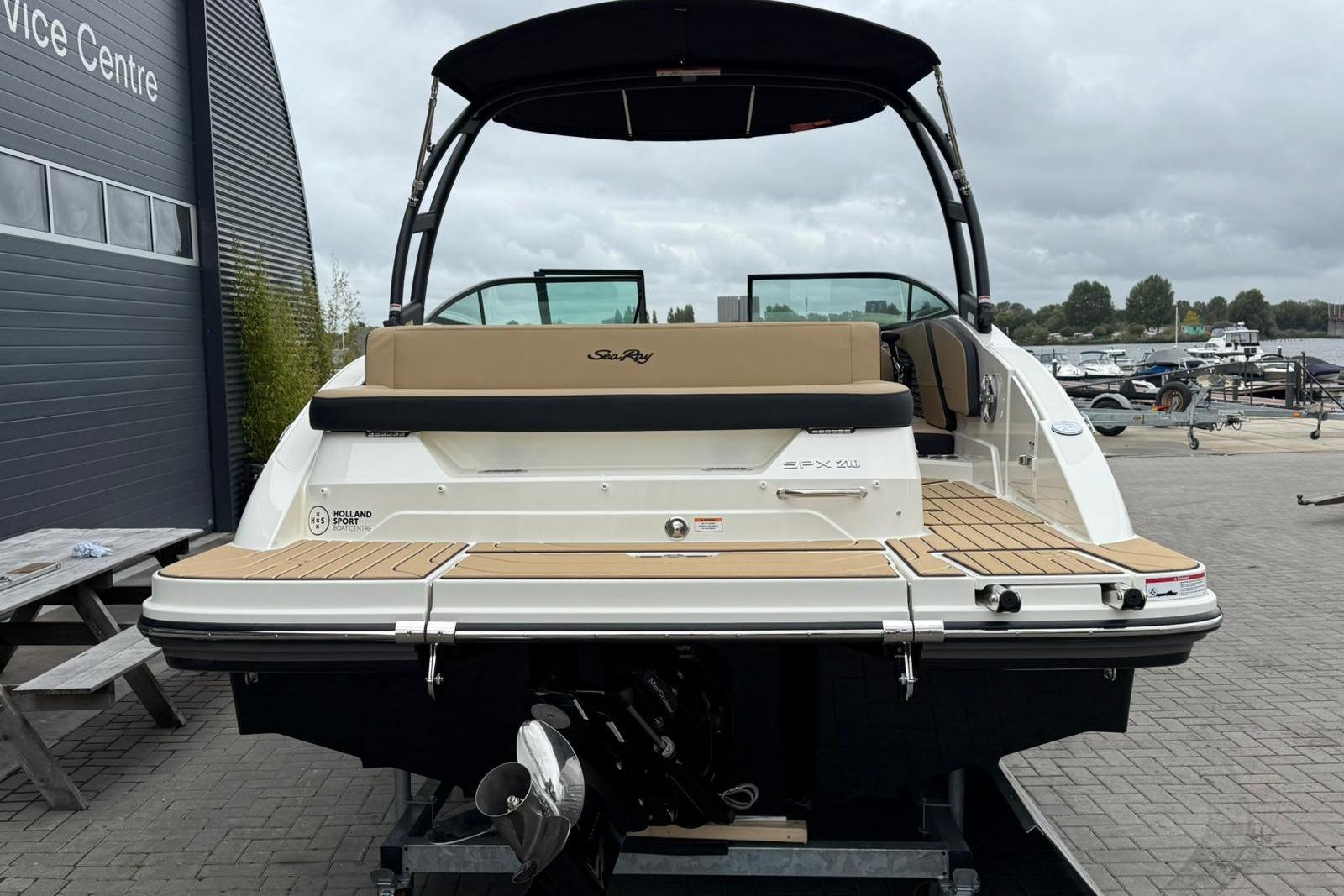 Sea Ray SPX 210 — foto 36 van 41