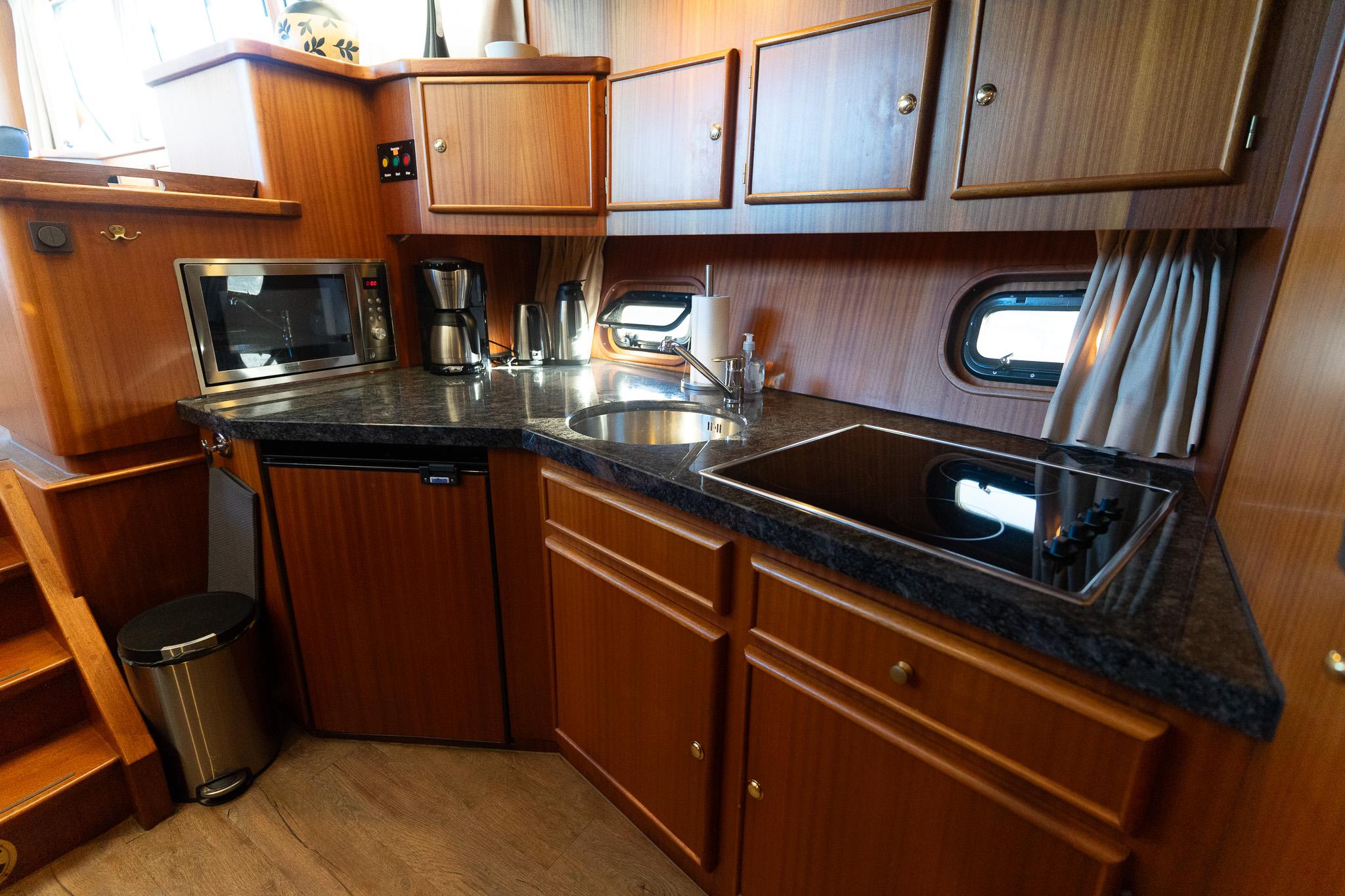 Valkkruiser Voyager 1550 — foto 16 van 45