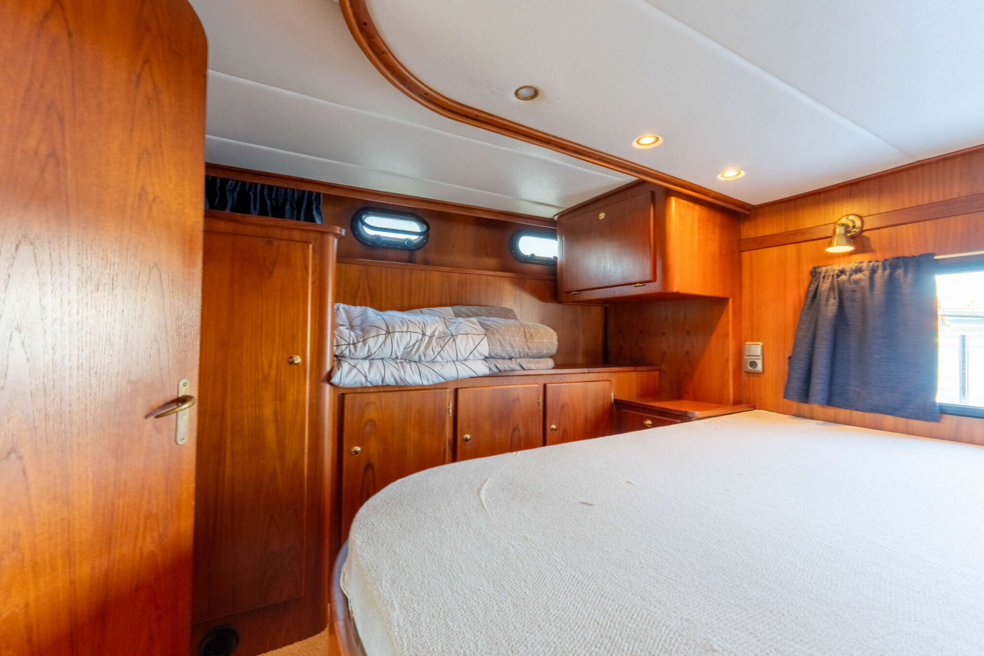 Explorer Classic 14.00 AK Cabrio — foto 24 van 49