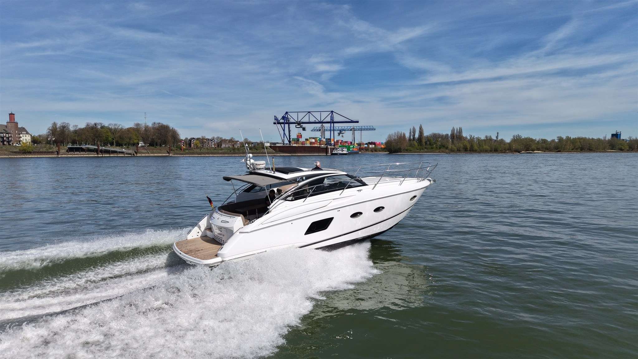 Princess V39 (2012) — foto 3 van 11