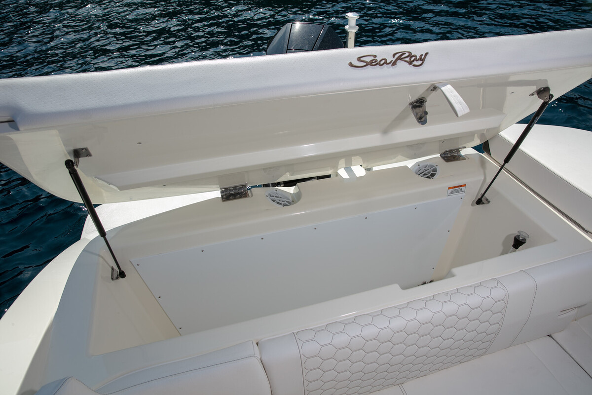 Sea Ray Sun Sport 230 OB — foto 19 van 20