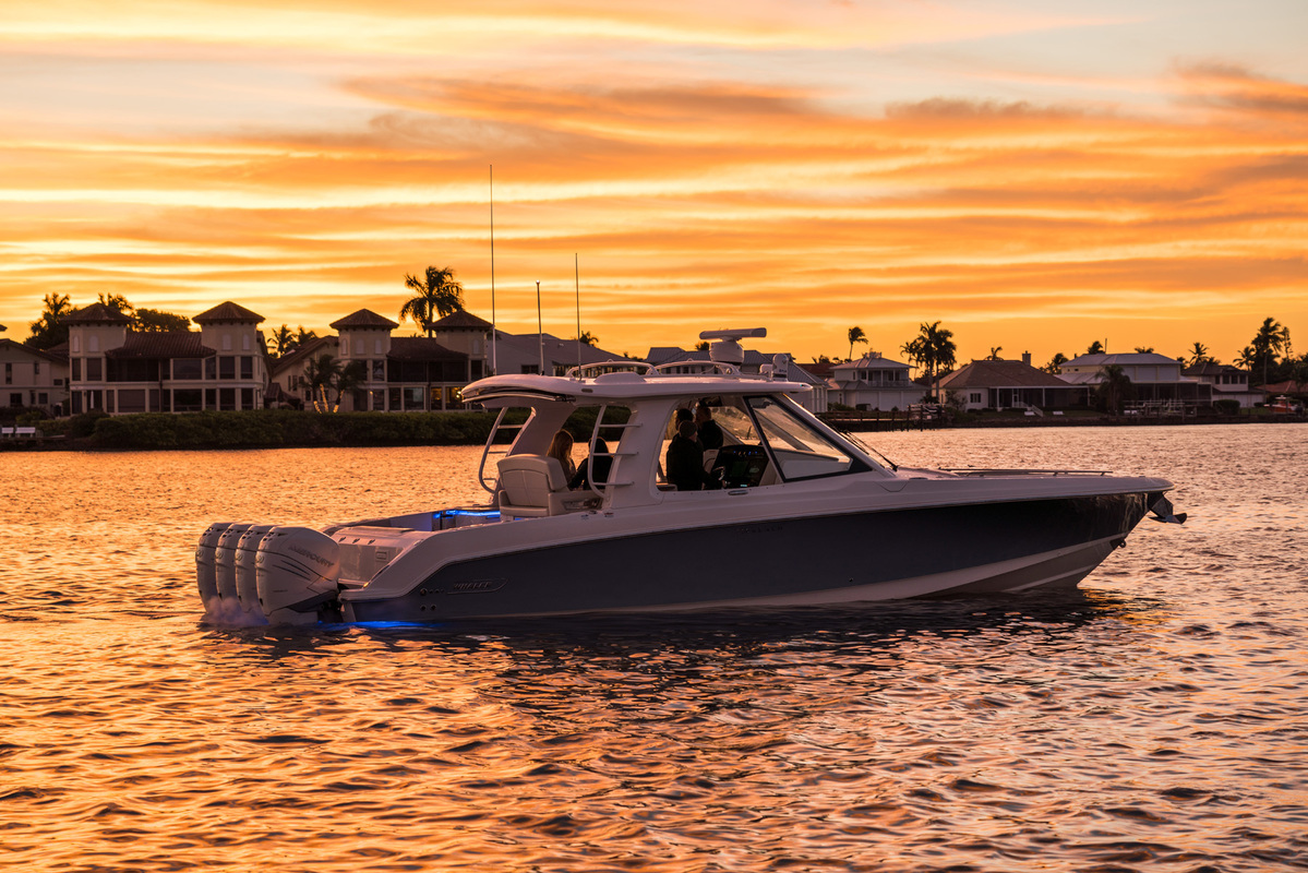 Boston Whaler 380 Realm — foto 32 van 32