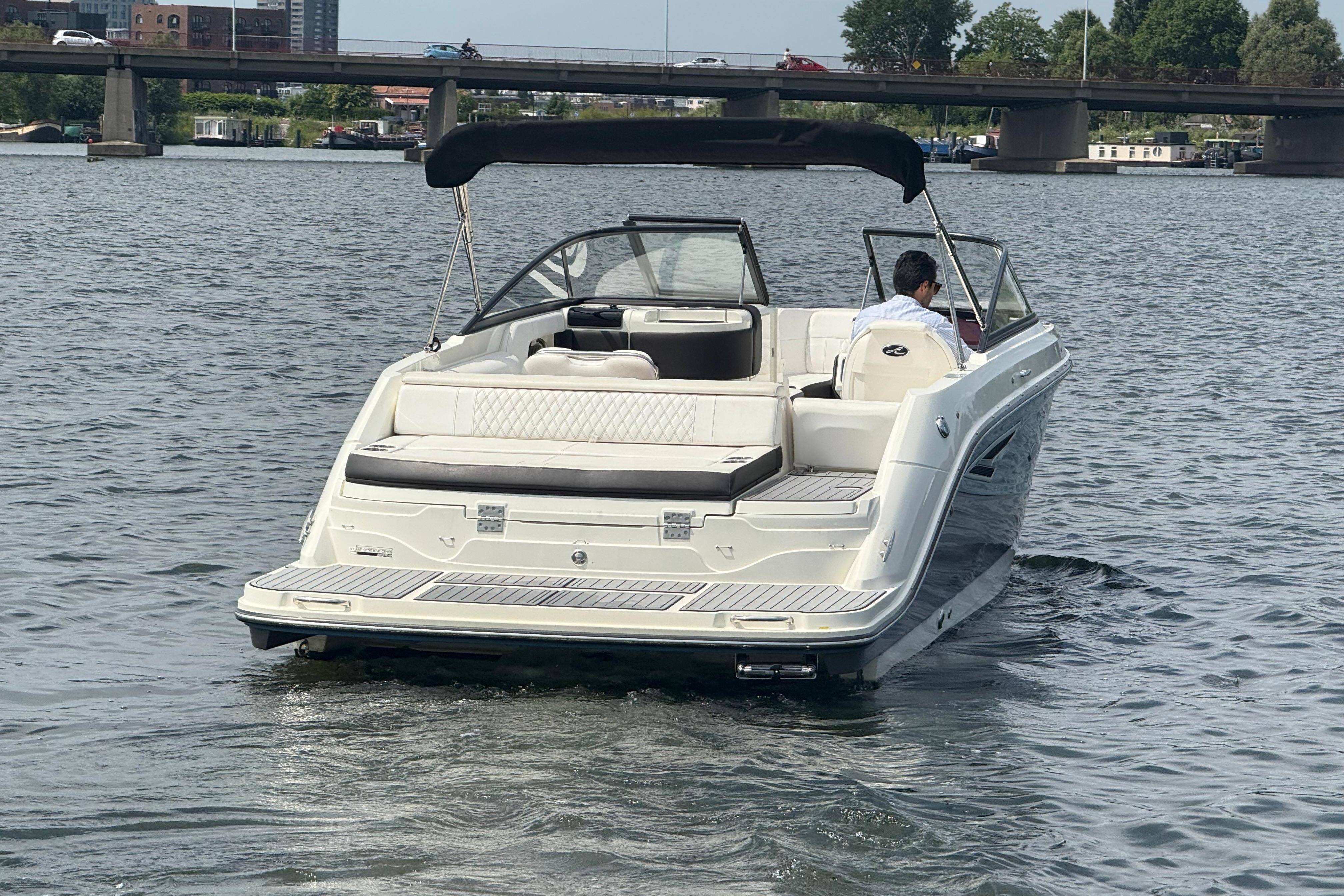 Sea Ray SLX 250 — foto 4 van 11