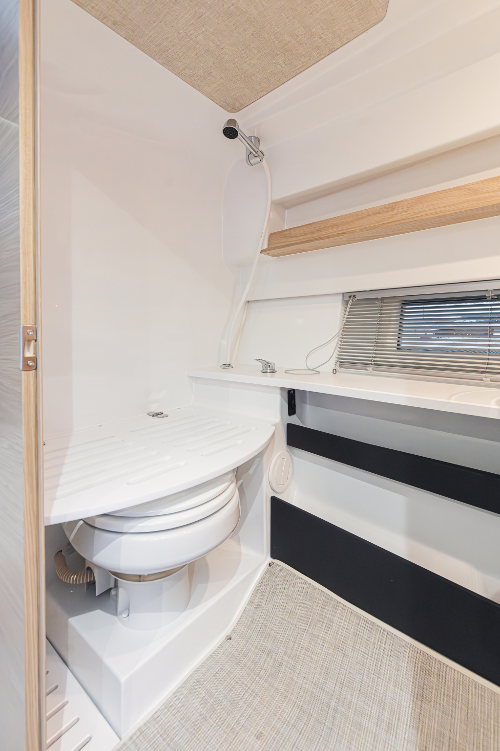 Quarken 35 Cabin + 2xF300 Yamaha — foto 58 van 65