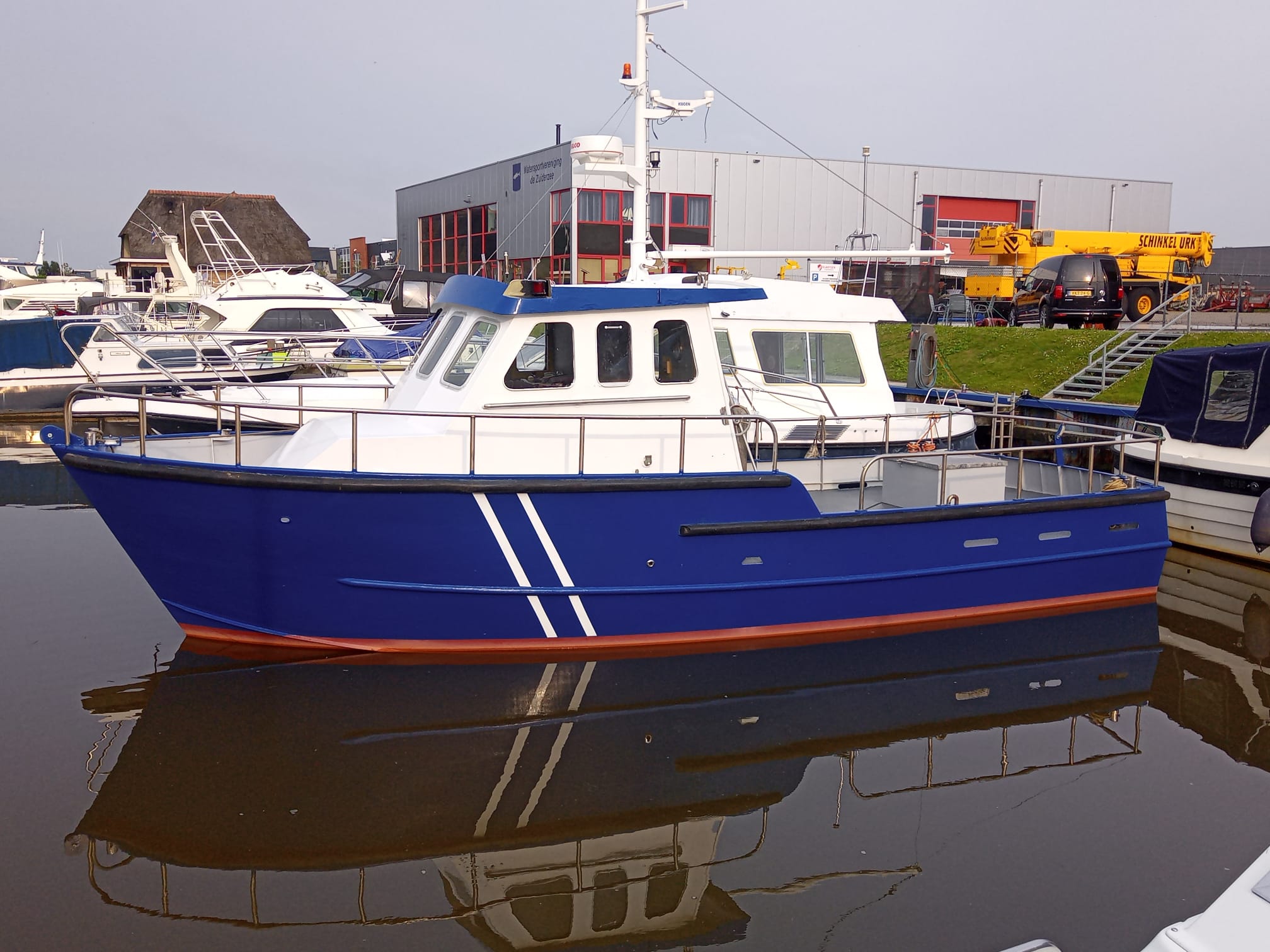 Ex beroeps vissersboot — foto 1 van 12