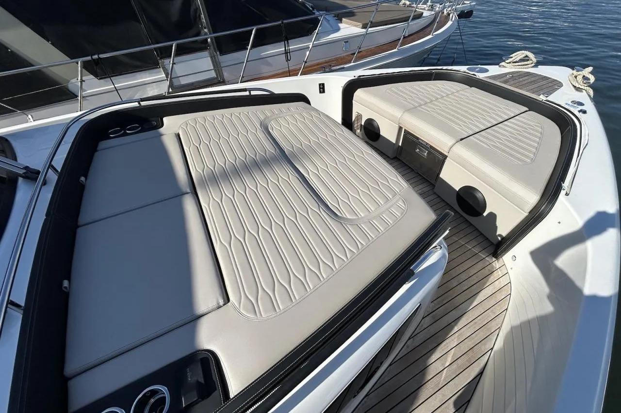 Cranchi A46 Luxury Tender — foto 10 van 21