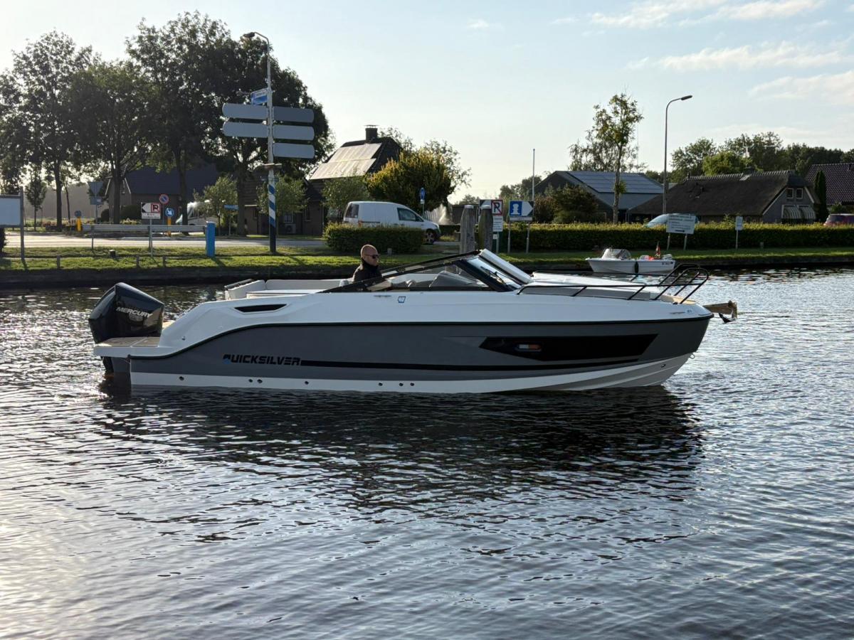Quicksilver 755 Cruiser