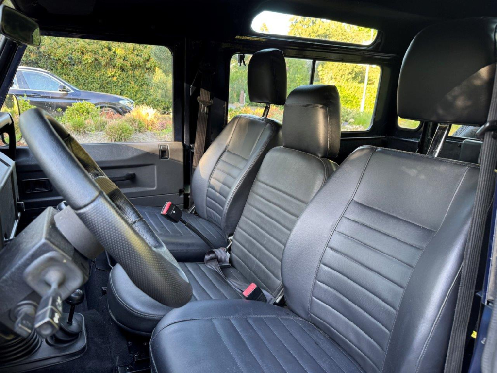 Land Rover Defender 90 2.0 benzine  (Gedupliceerd) — foto 9 van 15