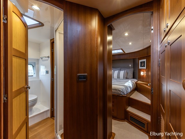 Trader 42 - Cabrio — foto 28 van 76
