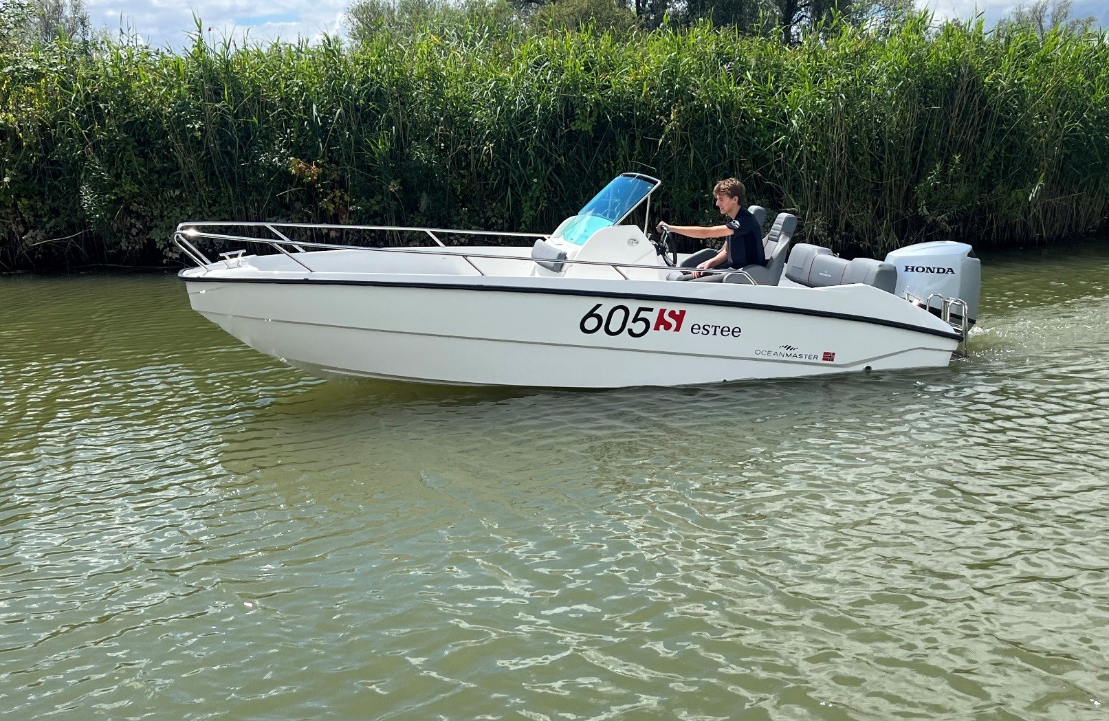 Oceanmaster 605S met Honda 135 pk — foto 1 van 14