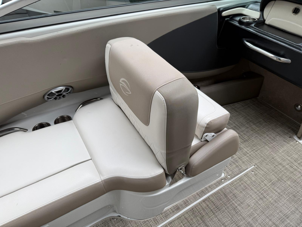 Crownline 225 SS — foto 14 van 39