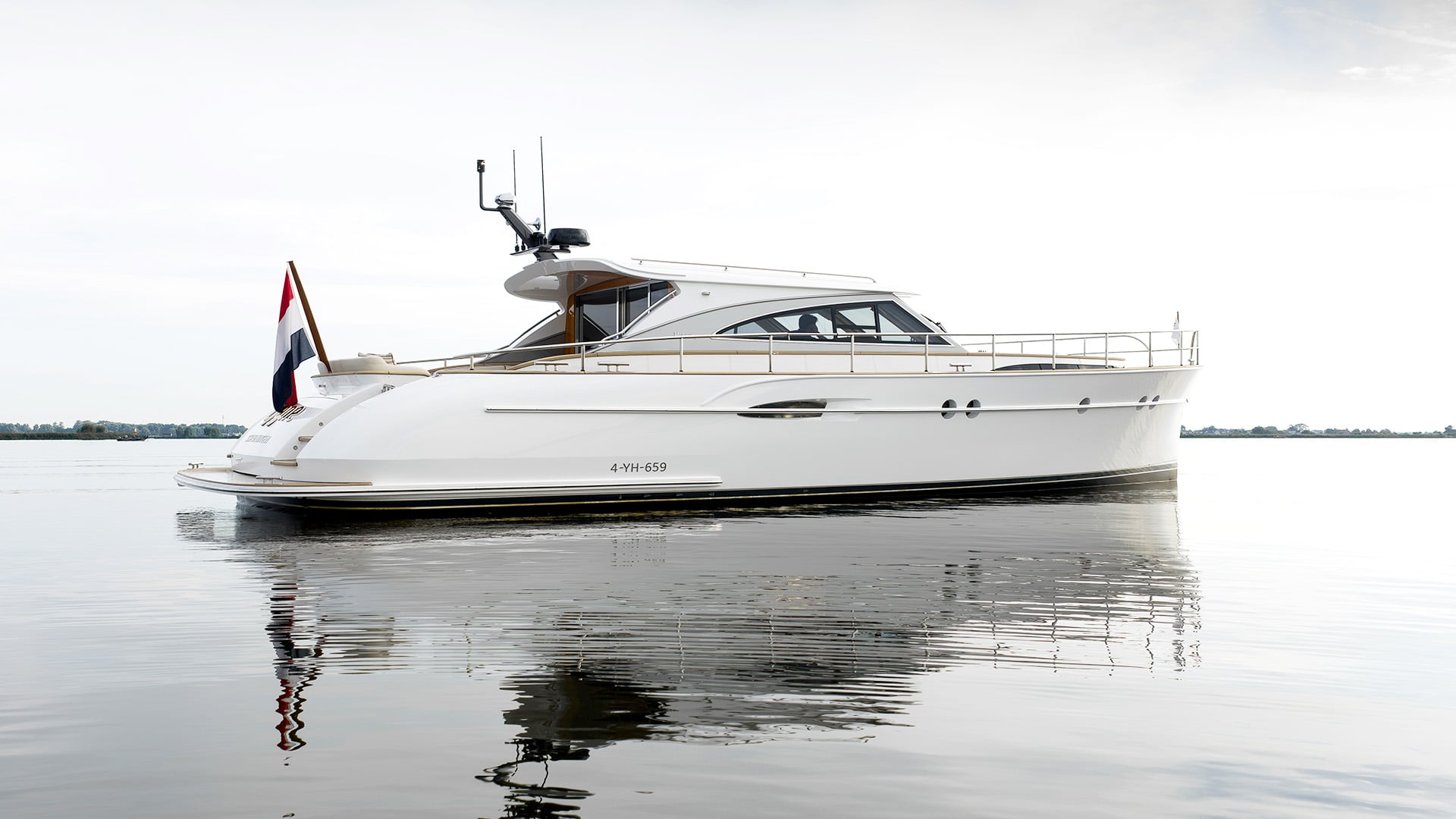 CYGNE — foto 11 van 12