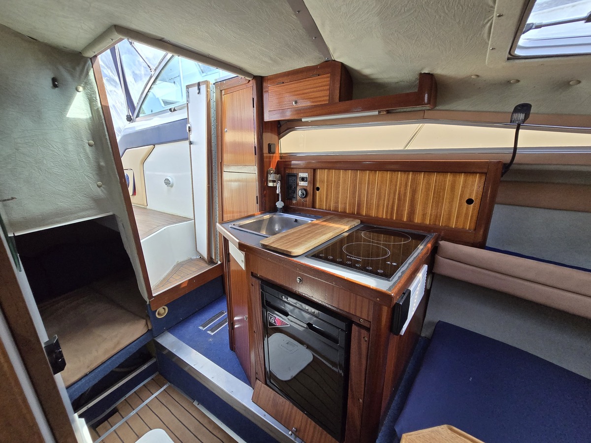 Sea Ray 220DA — foto 13 van 23