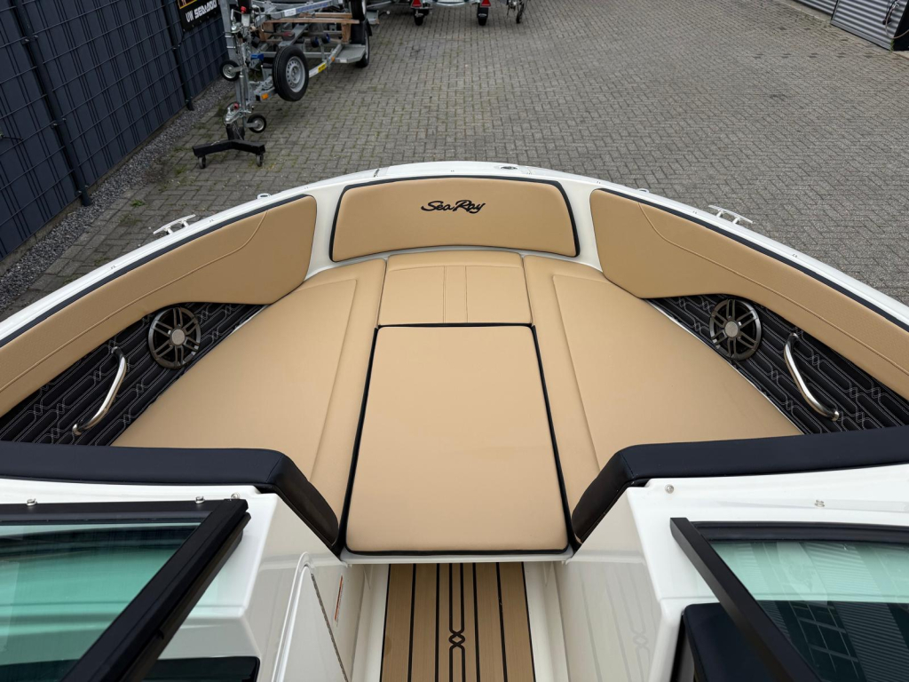 Sea Ray SPX 190 — foto 15 van 26