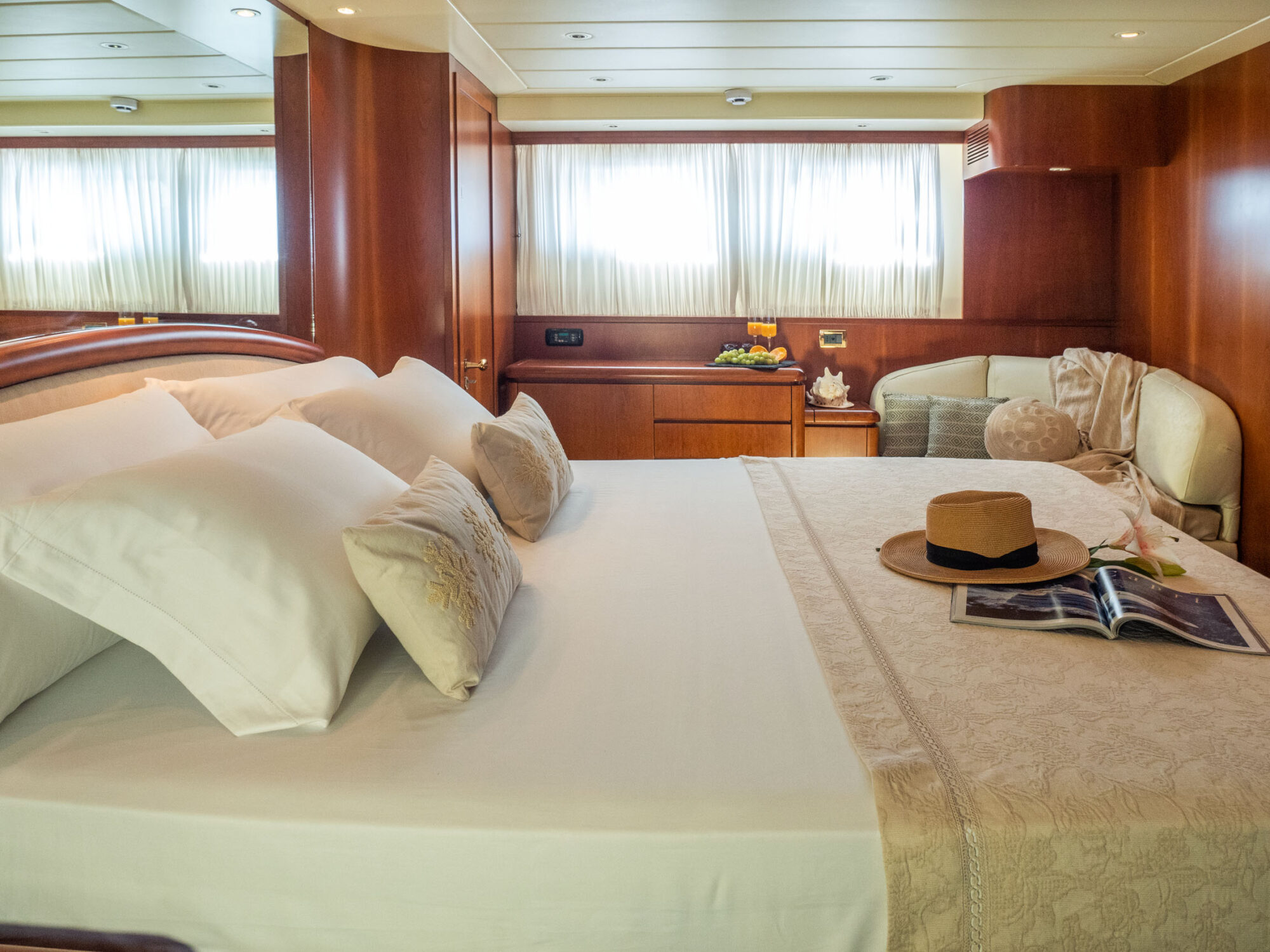 Falcon 100 — foto 19 van 21