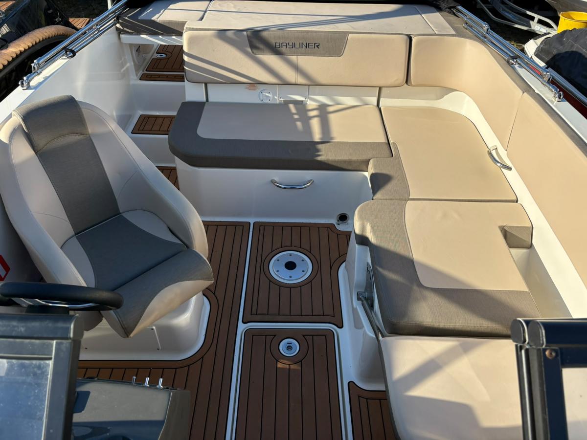 Bayliner VR5 — foto 6 van 14