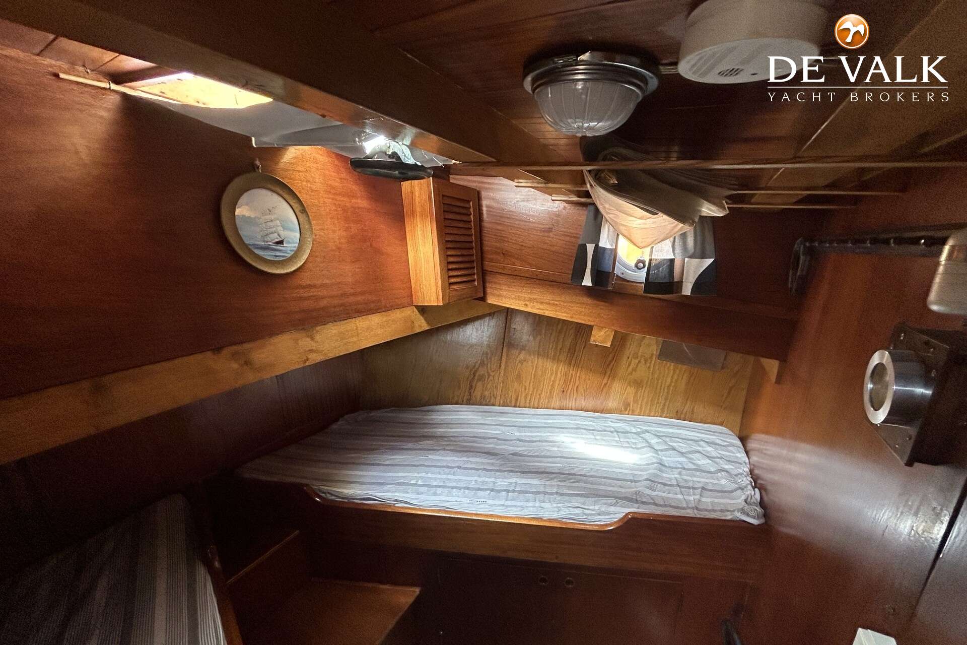 Small sailing ship From Laso — foto 26 van 35