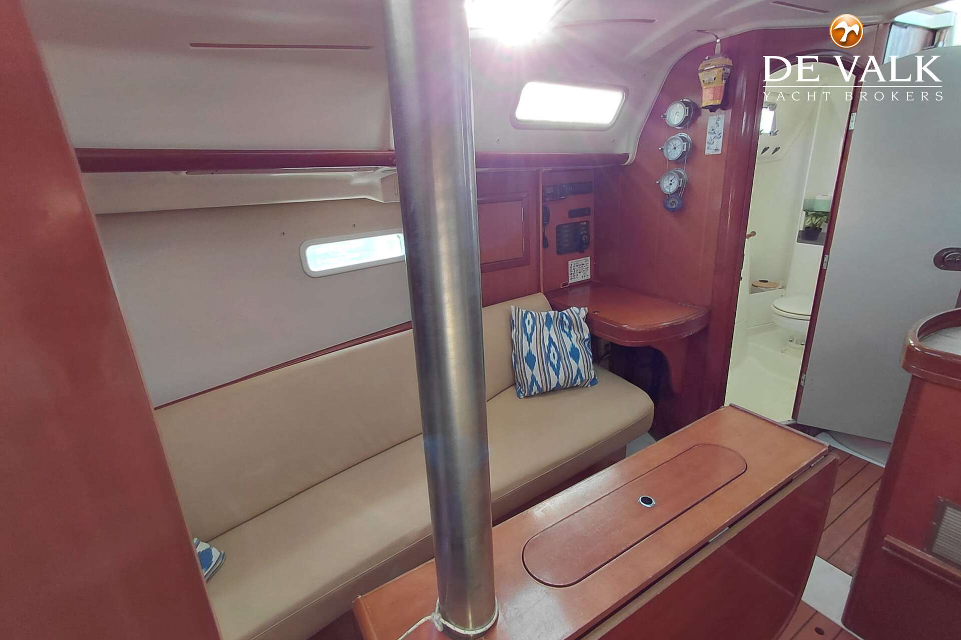 Beneteau Oceanis 323 — foto 21 van 25