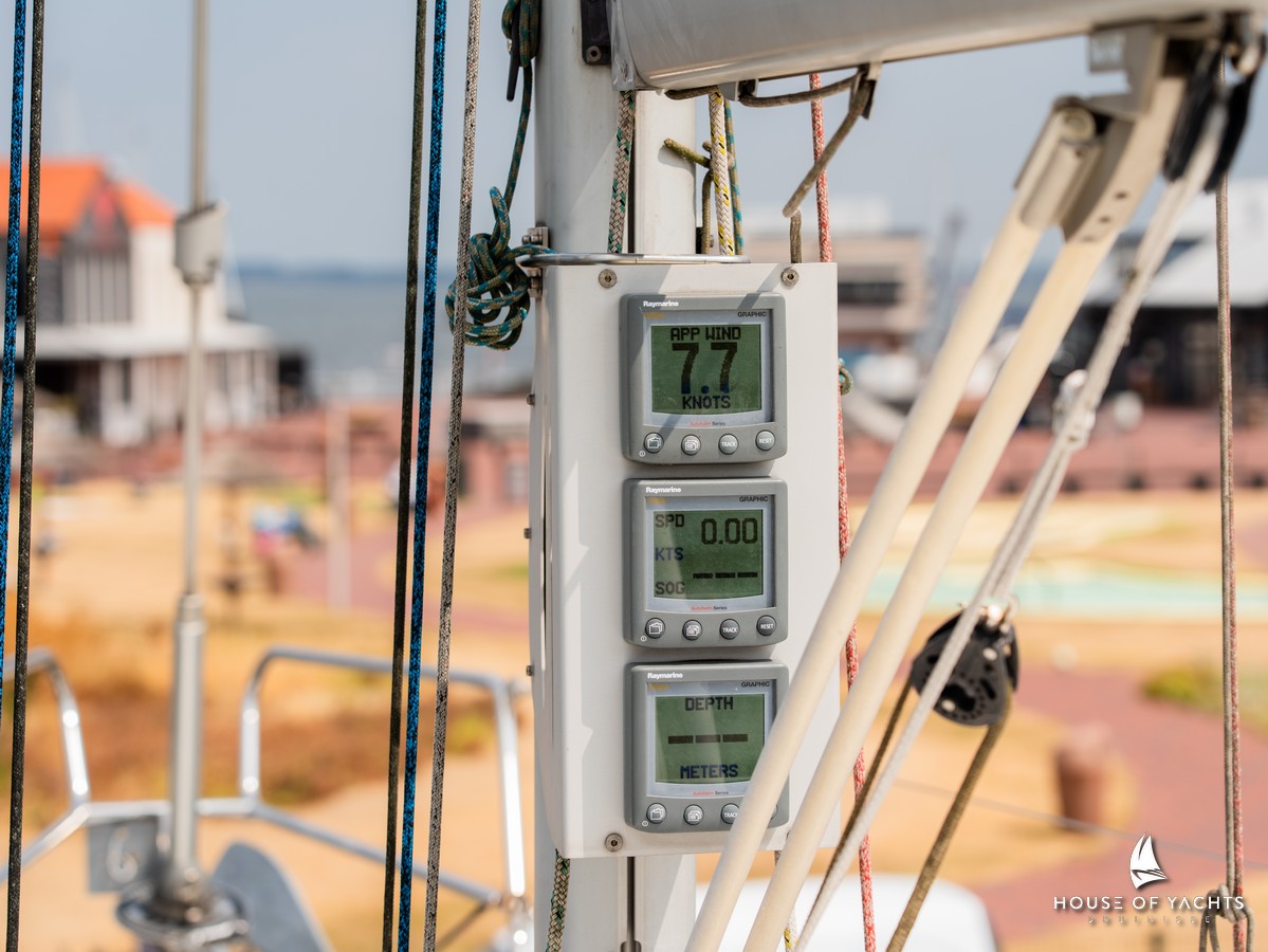 Beneteau First 34.7 — foto 9 van 12