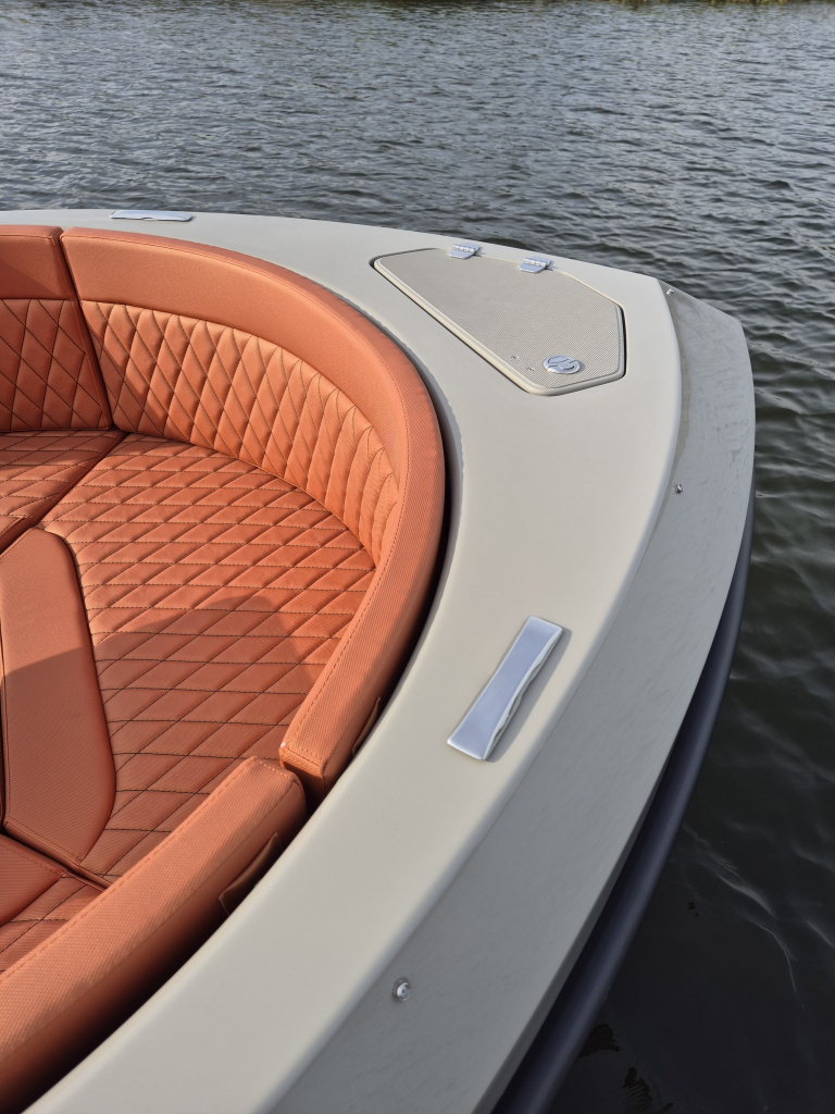 Giant 660 Tender | nieuwe Suzuki DF100 | vaarklaar DEMO — foto 12 van 24