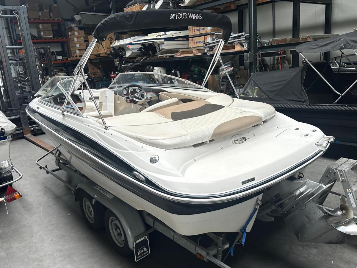 Four Winns 200 Horizon Bowrider — foto 2 van 13