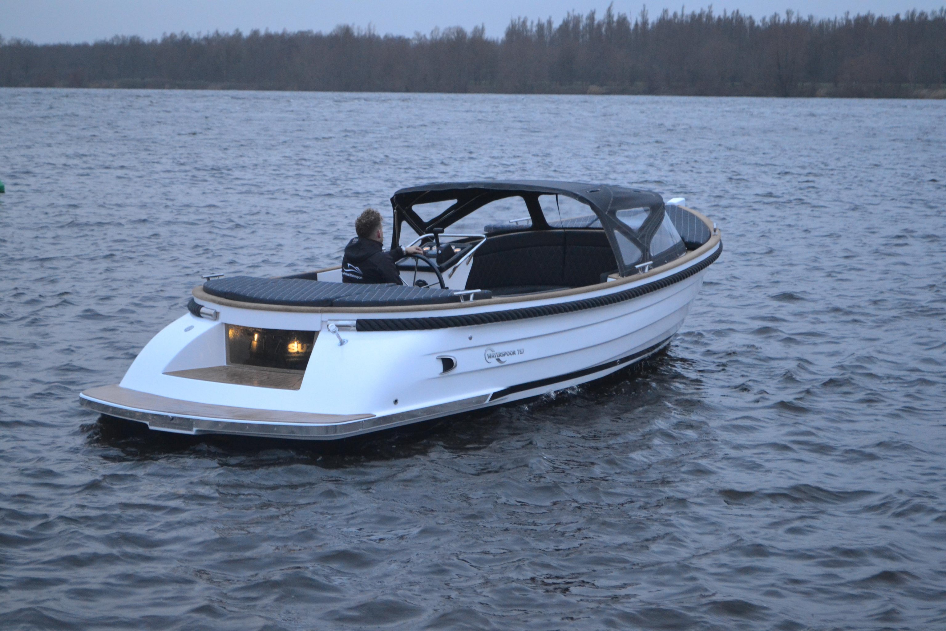 Waterspoor 717Outboard DE GROOTSTE SLOEPENSHOWROOM VAN NEDERLAND — foto 5 van 8