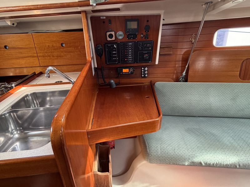 Beneteau Oceanis 321 — foto 4 van 48