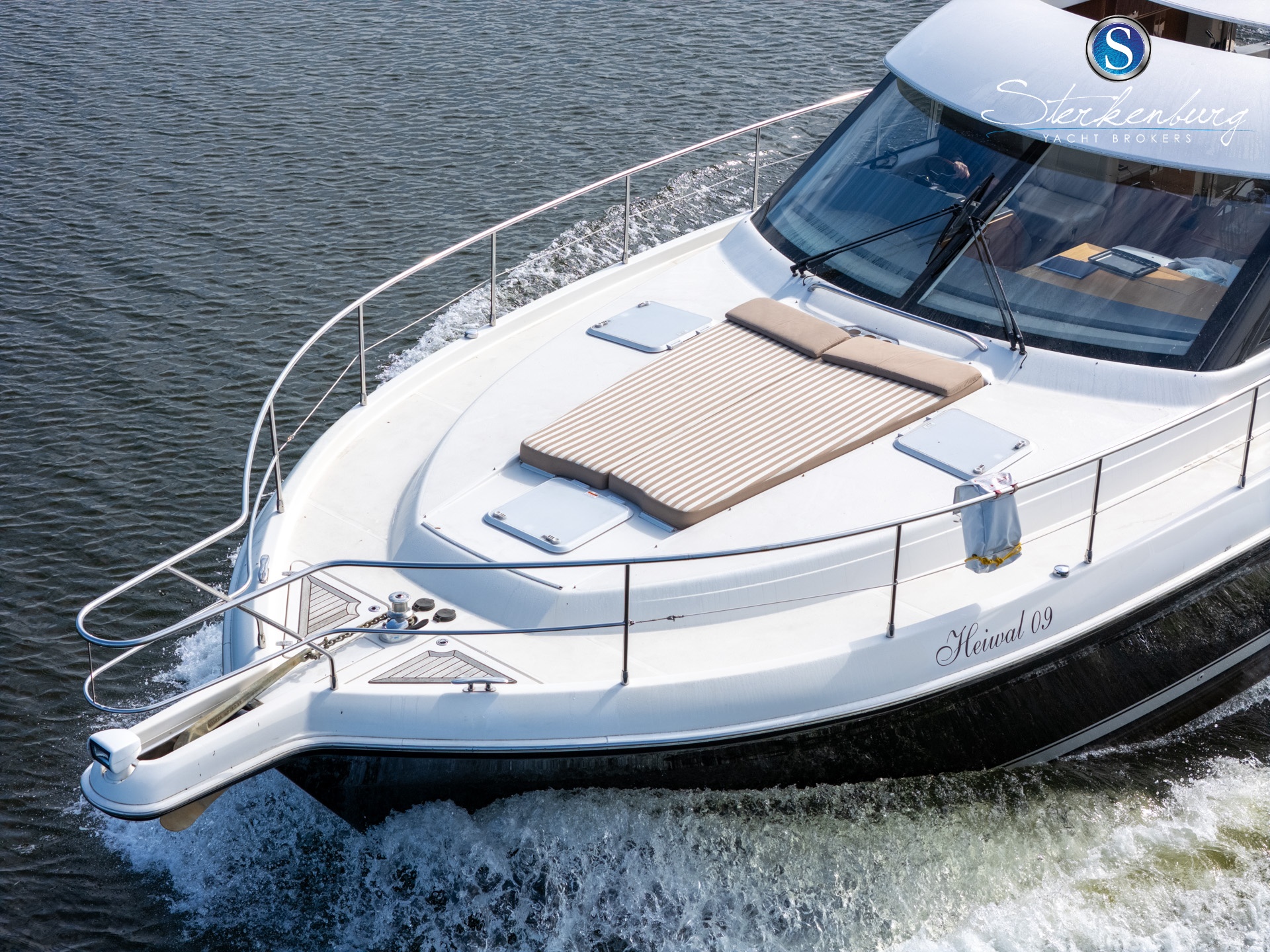 Rivièra 4700 Sport Yacht — foto 6 van 38