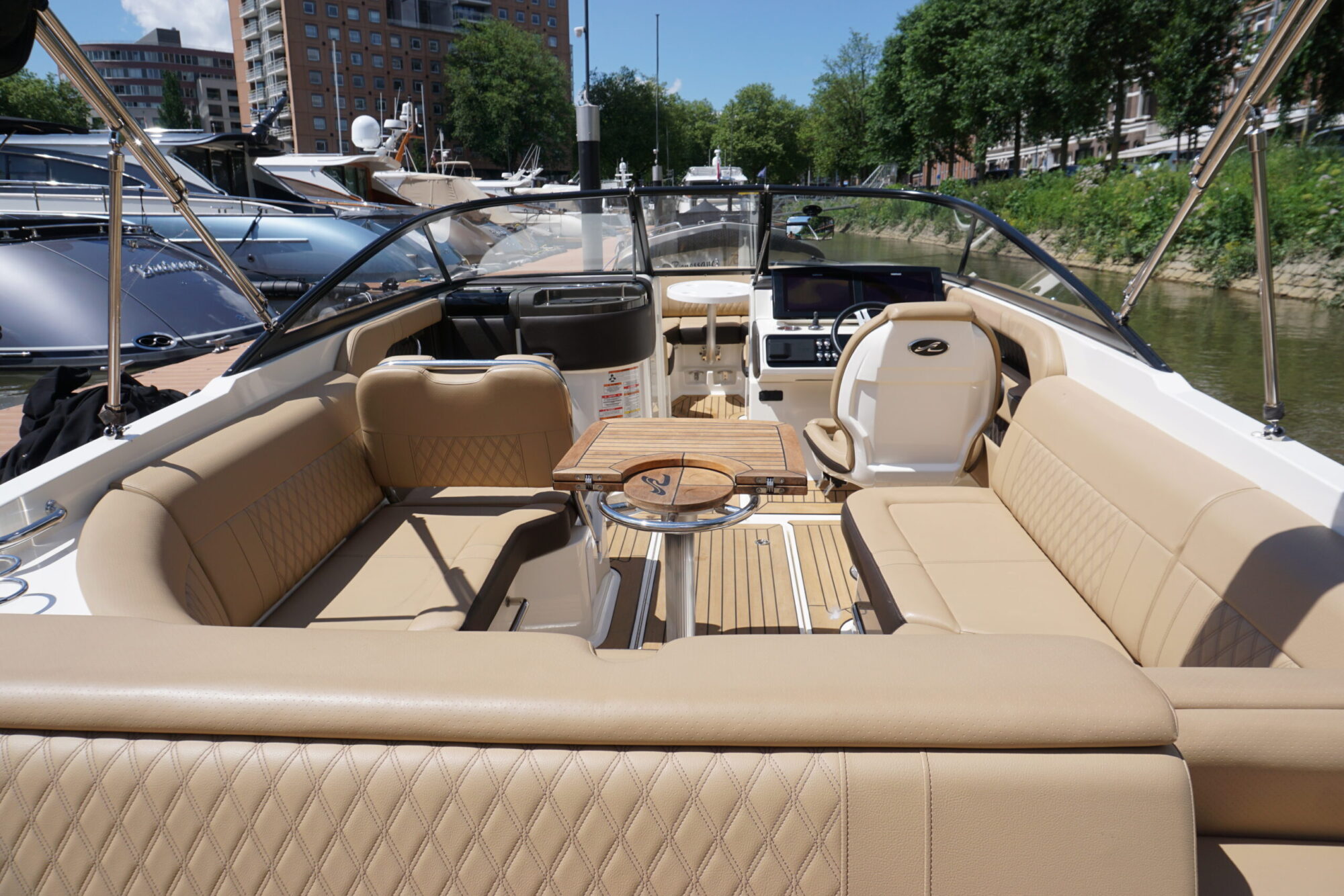 Sea Ray 250 SLX — foto 11 van 33