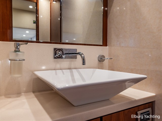 Fairline Squadron 70 - CVO Certified — foto 37 van 100