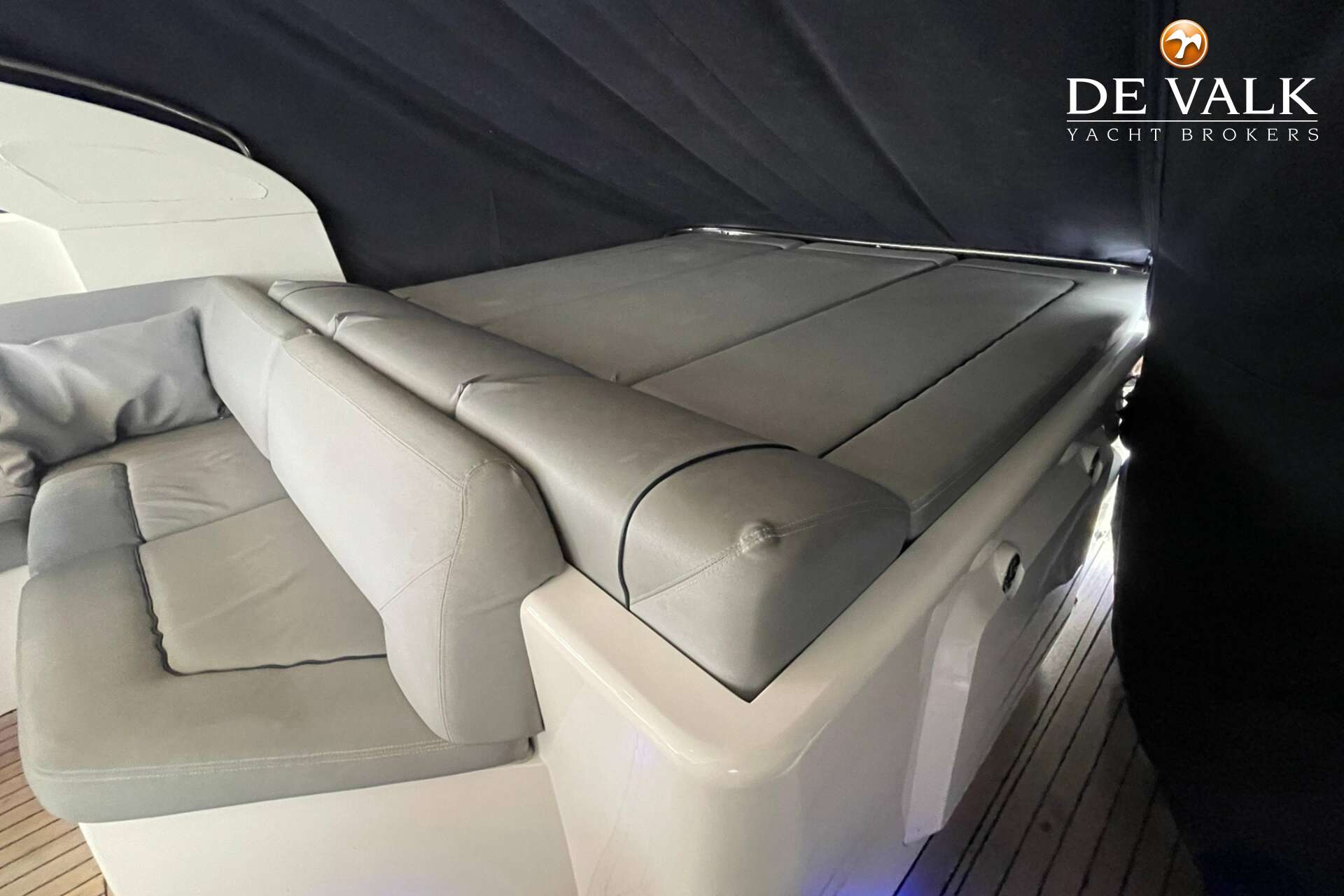 Princess V42 — foto 12 van 30