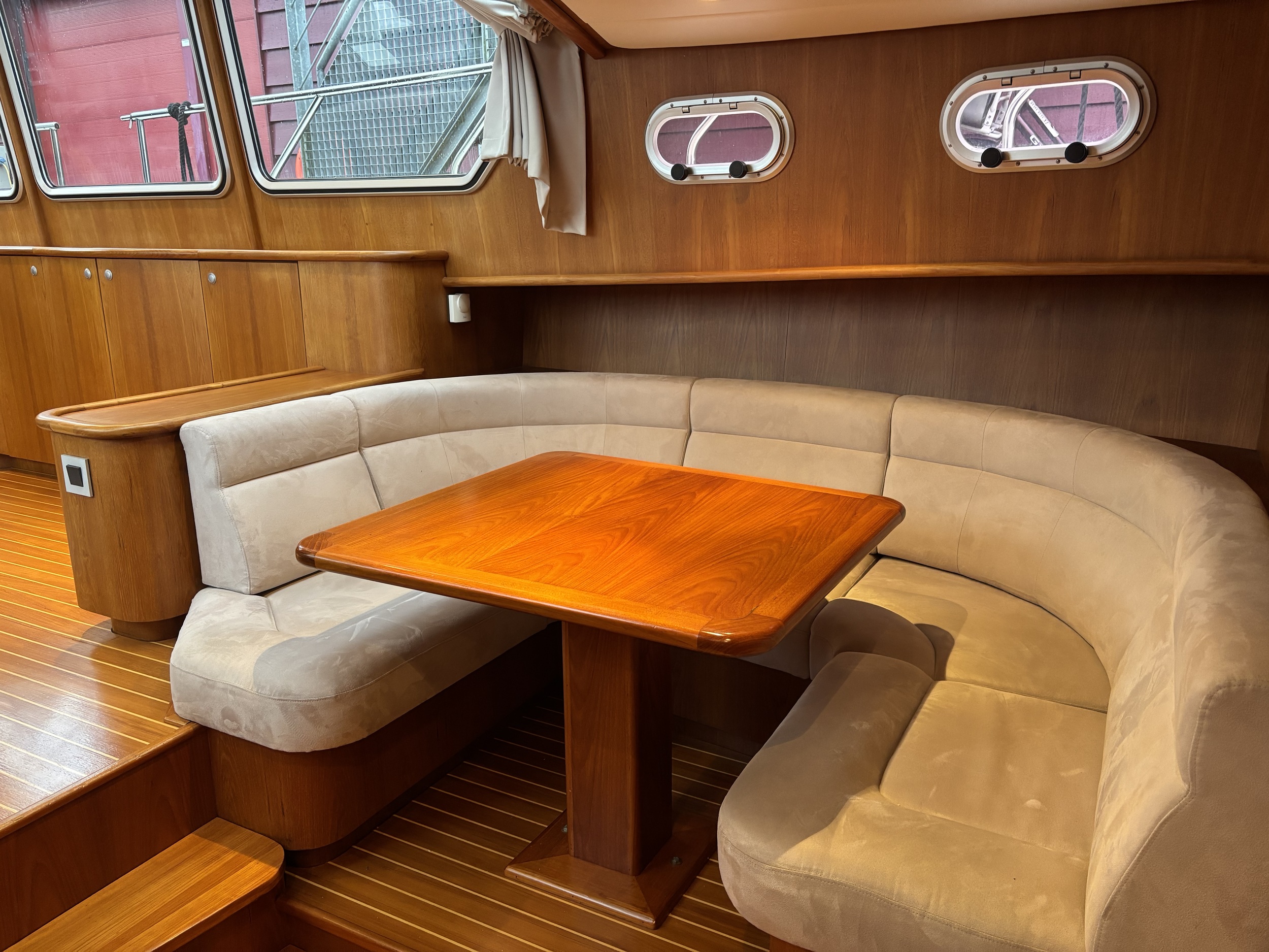 Explorer 45 — foto 16 van 29
