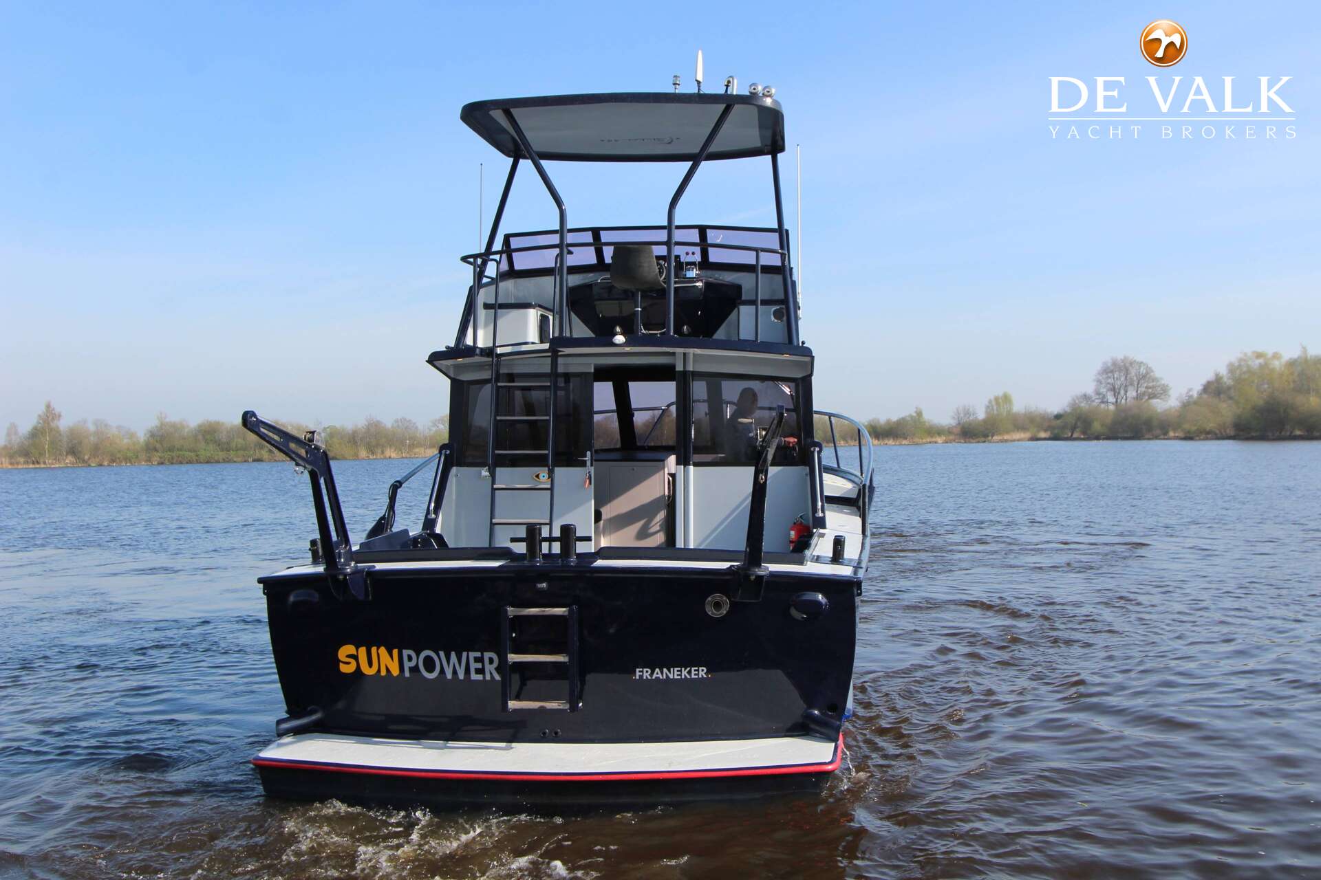 Striker 44 — foto 7 van 32