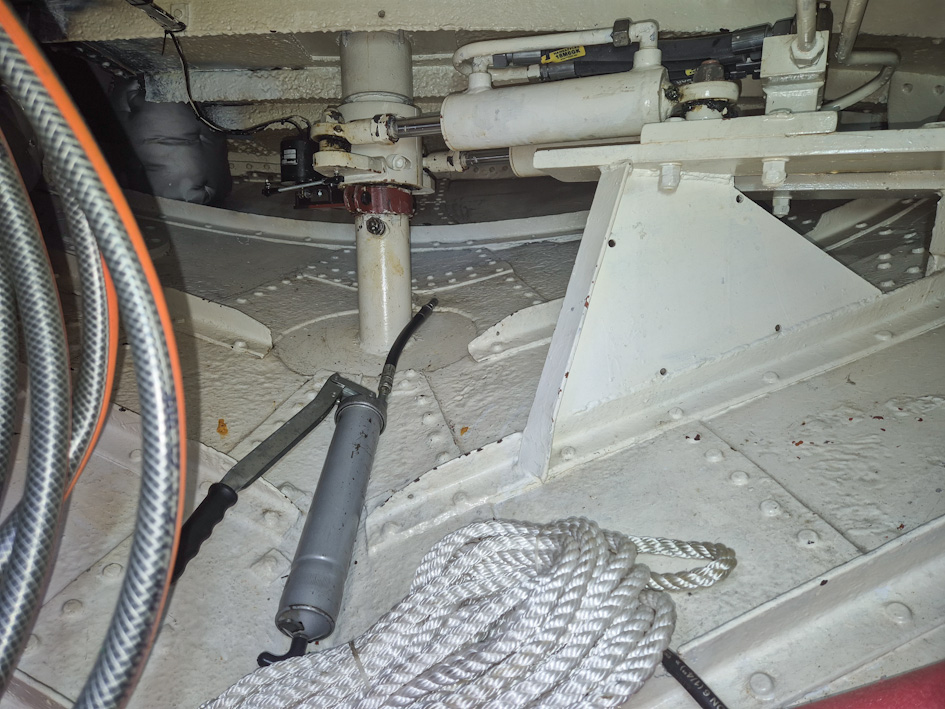 Motorsleepboot Carbon 15.63 met CBB — foto 42 van 48