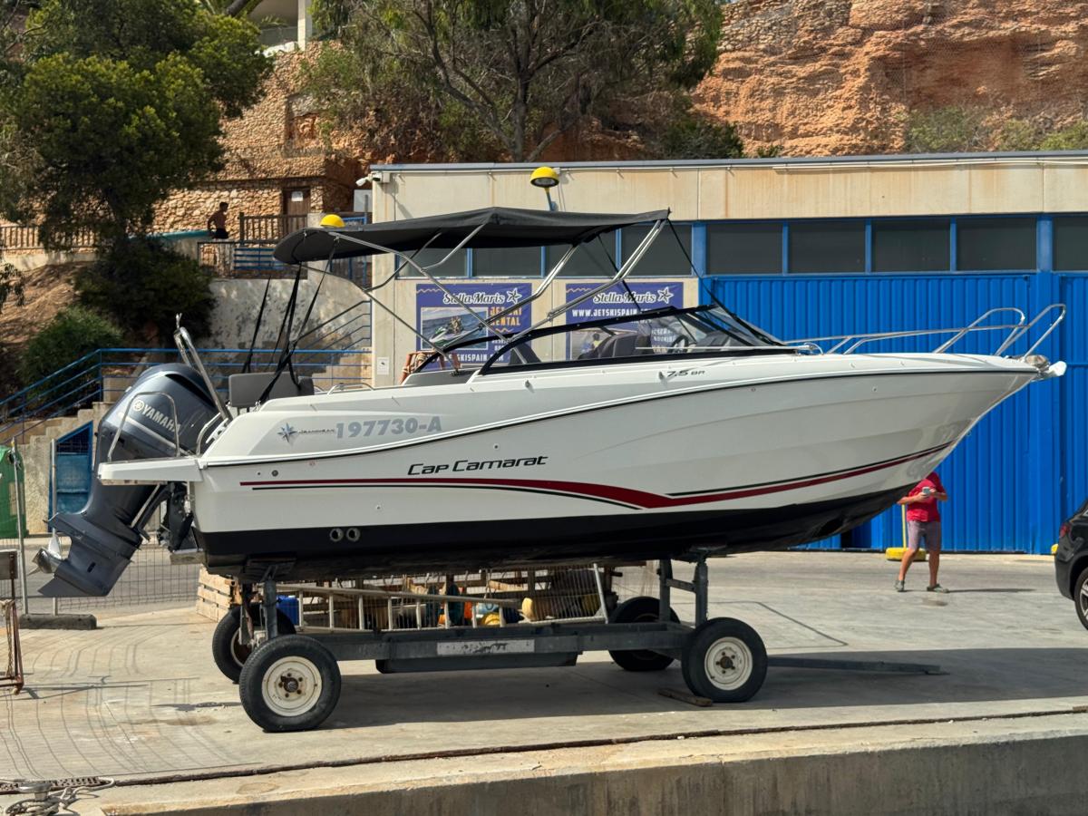 JeanneauCap Camarat 7.5 bowrider