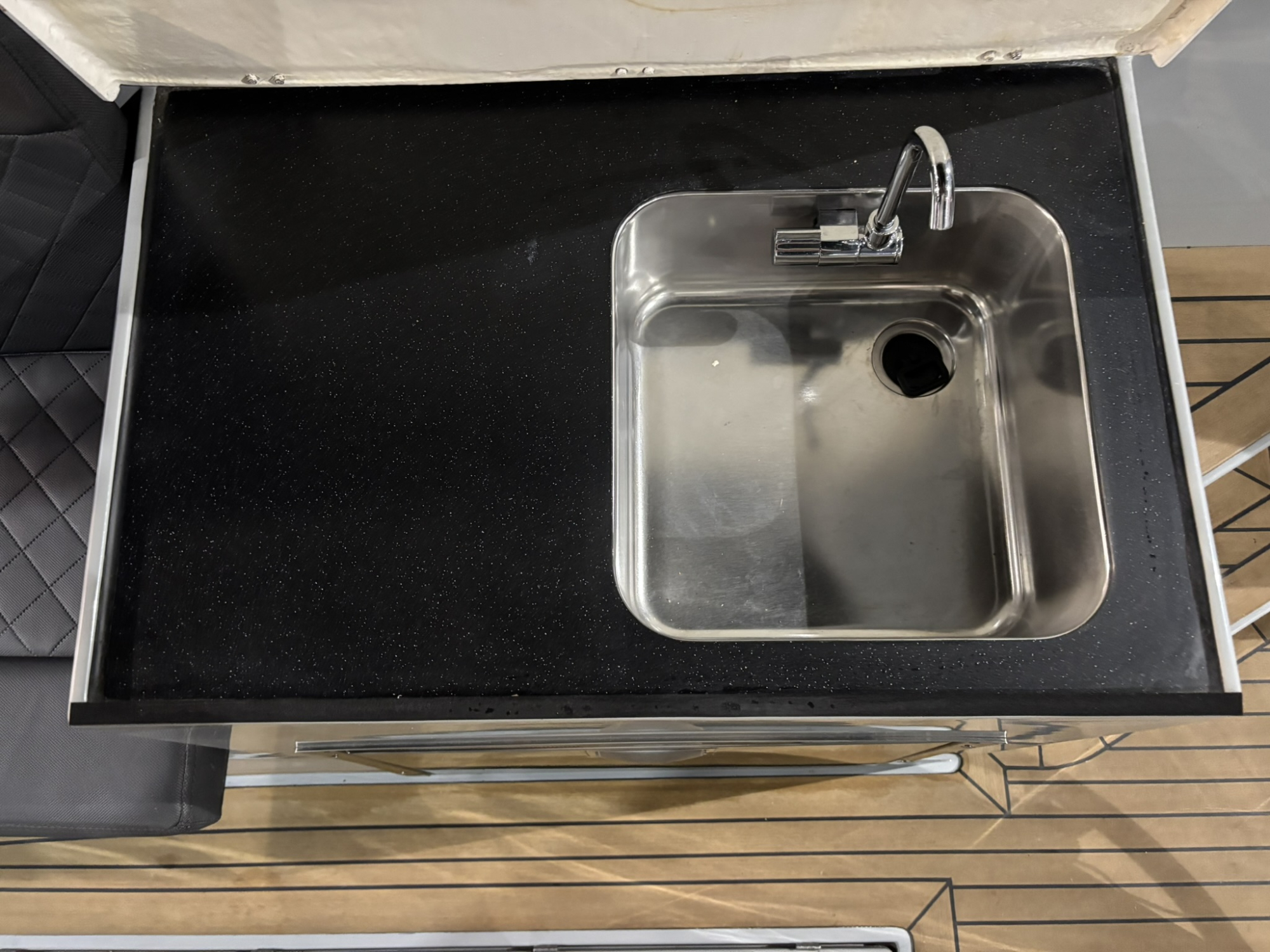 Maxima Boats 840 met Mercury 350 pk bouwjaar 2020 — foto 22 van 23