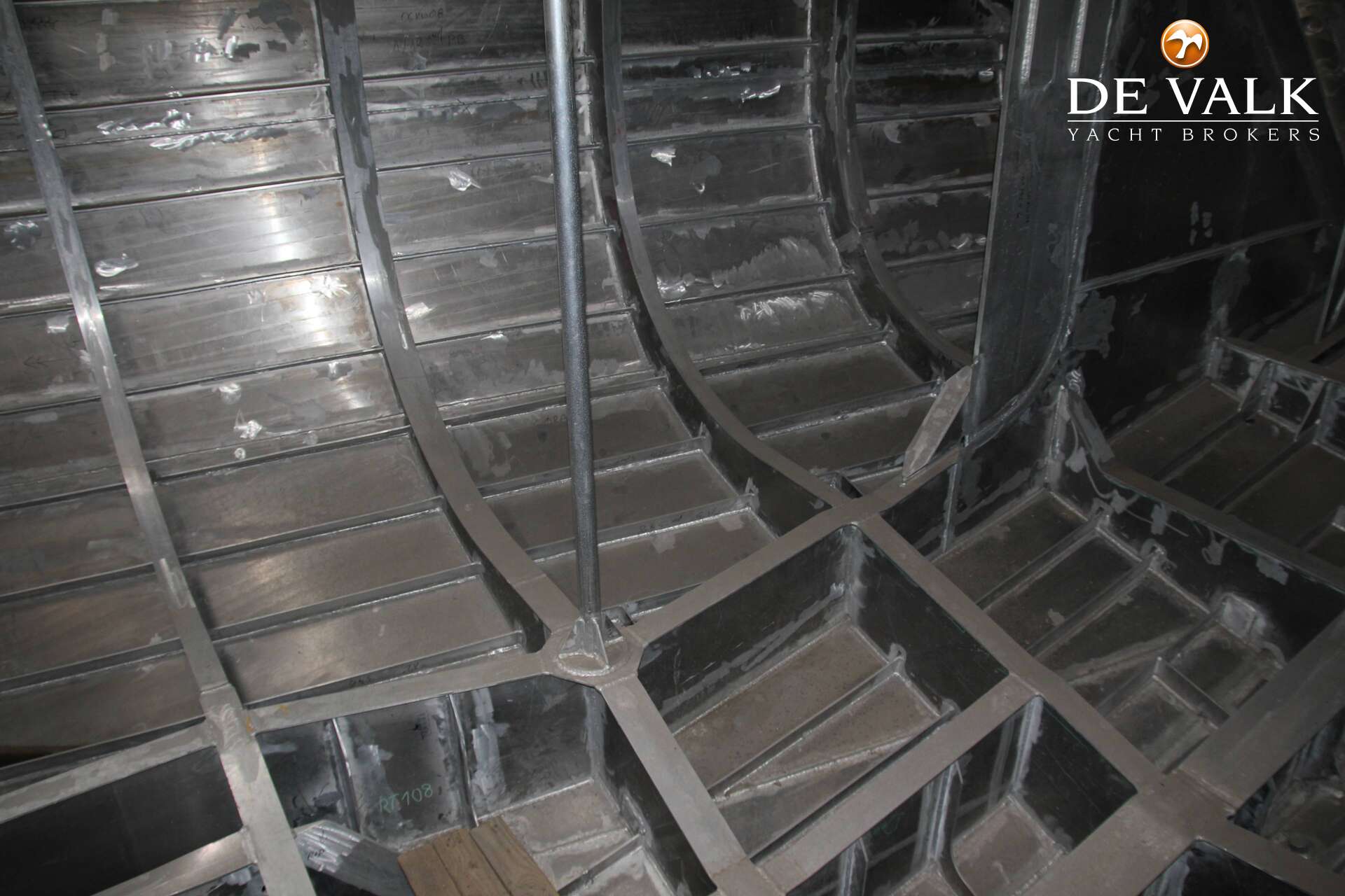 One Off 45 meter Motor Sailer Barracuda design — foto 22 van 24