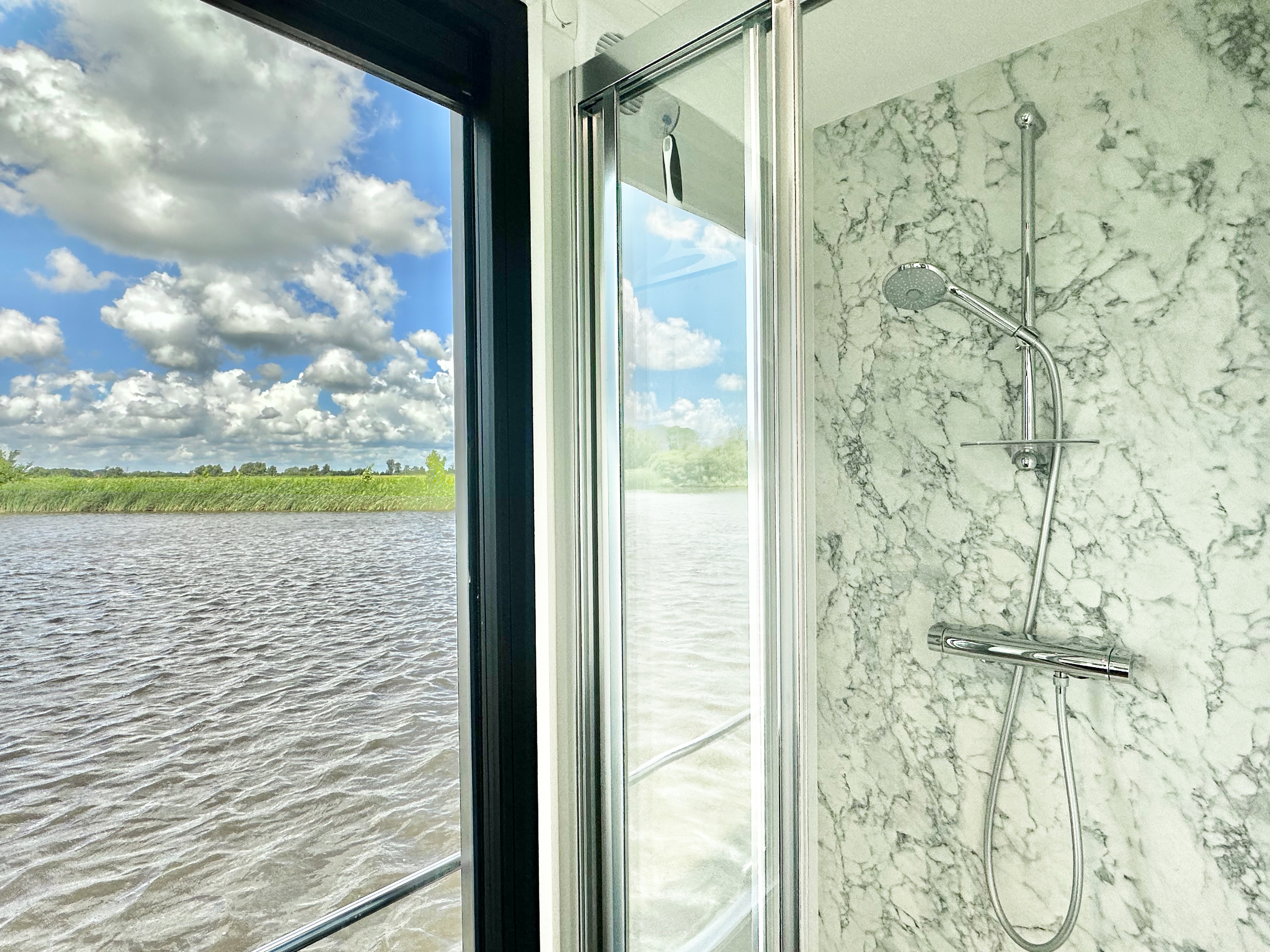 HOMESHIP Lotus Navigator 14 Houseboat — foto 27 van 38