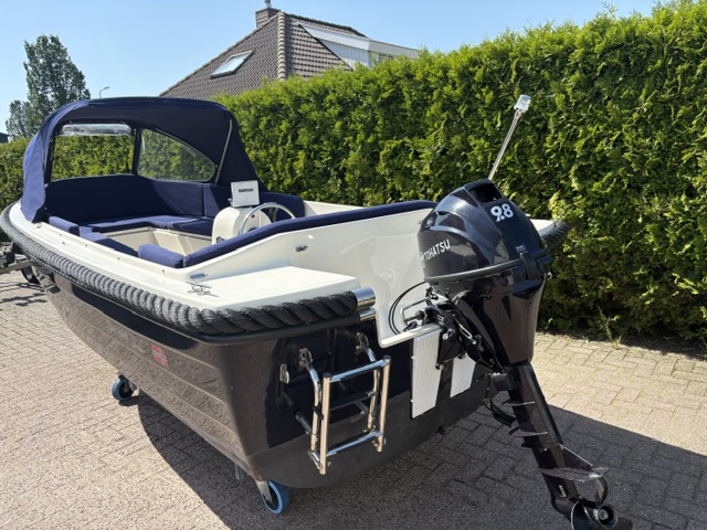 Blue sloep 475 met Tohatsu 9.8 PK en  Buiskap — foto 4 van 13