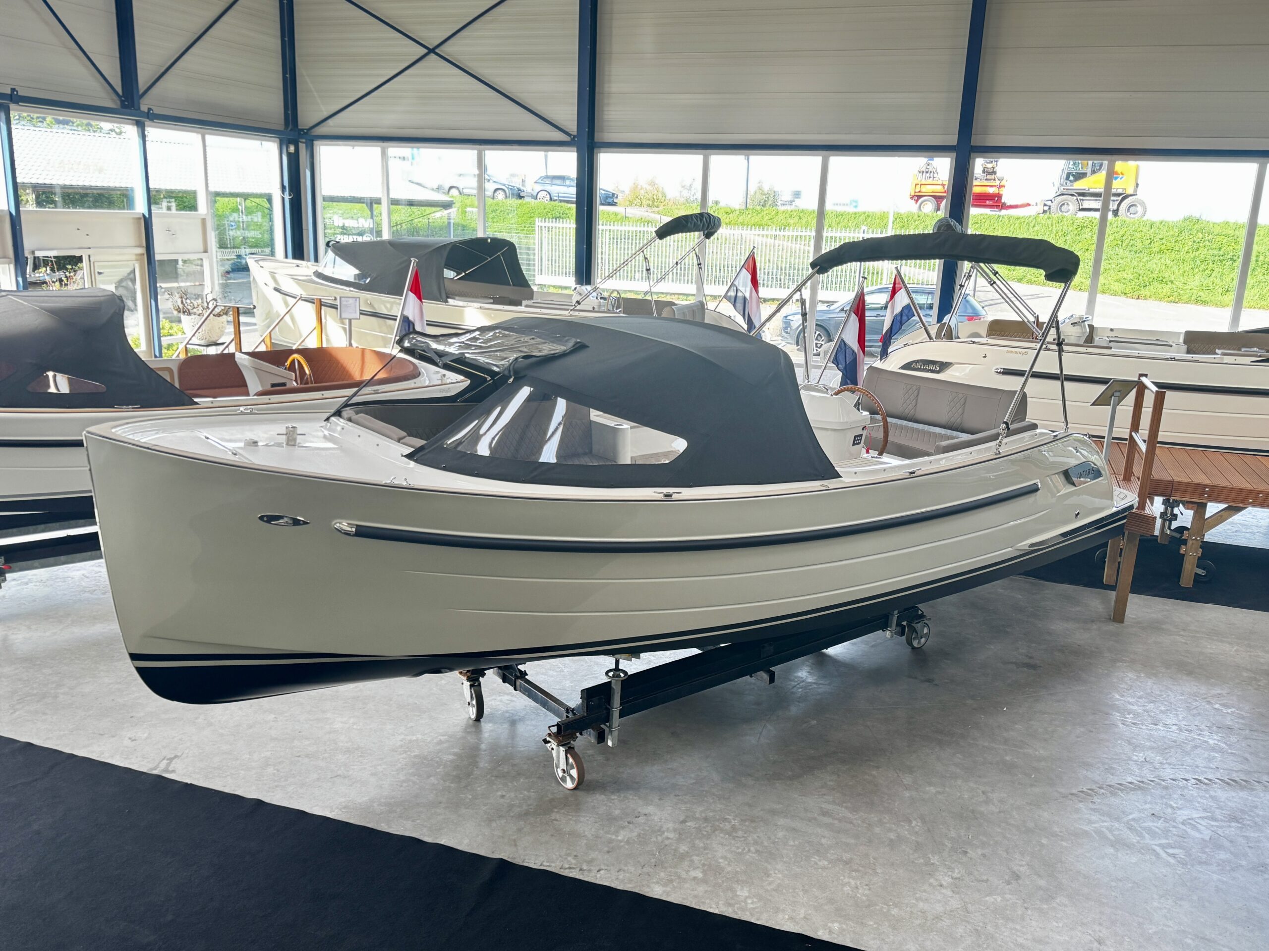 Antaris Sixty7 (op voorraad) — foto 1 van 14