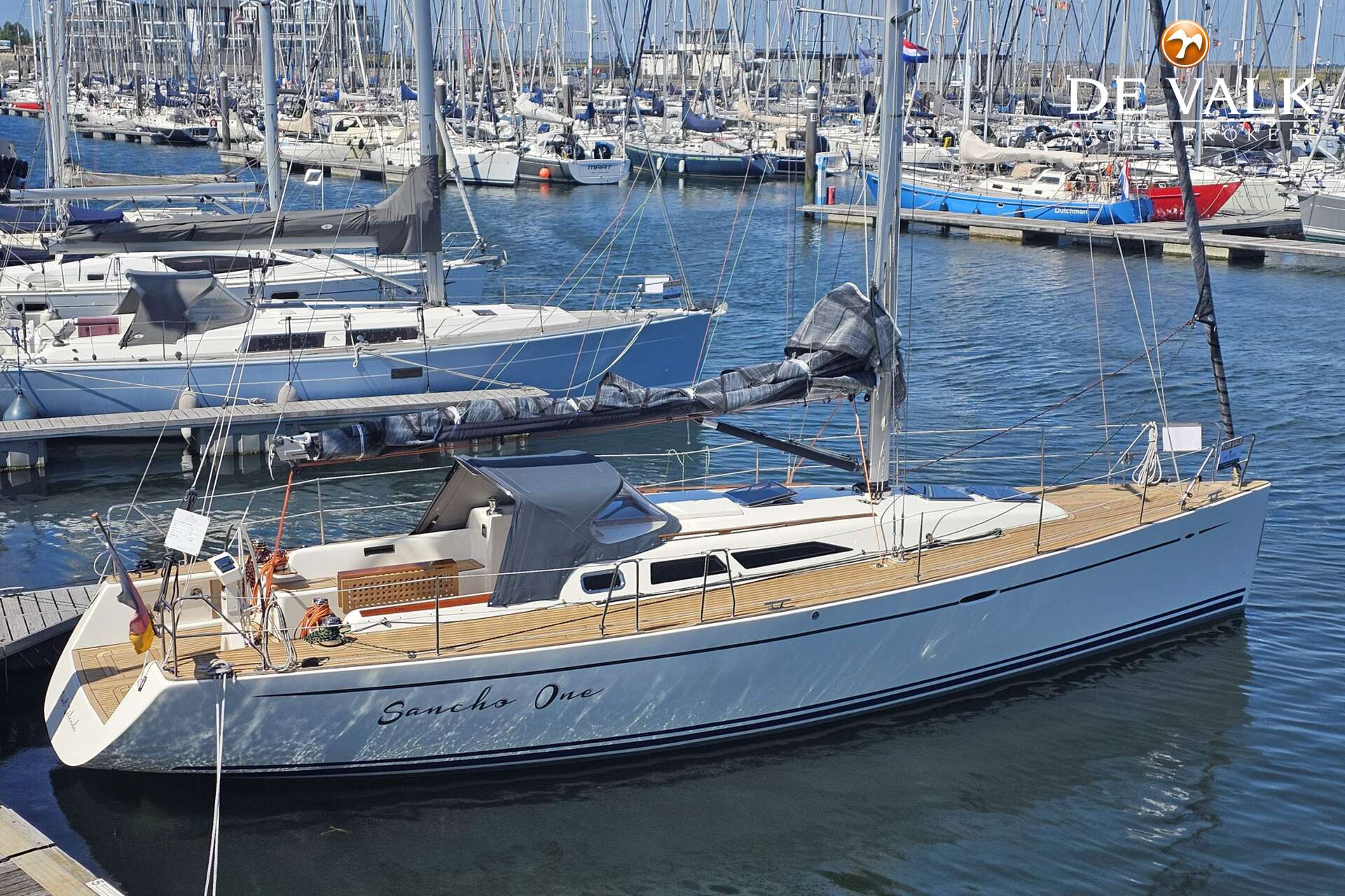 VA403 - LIGHT WEIGHT CRUISER/RACER