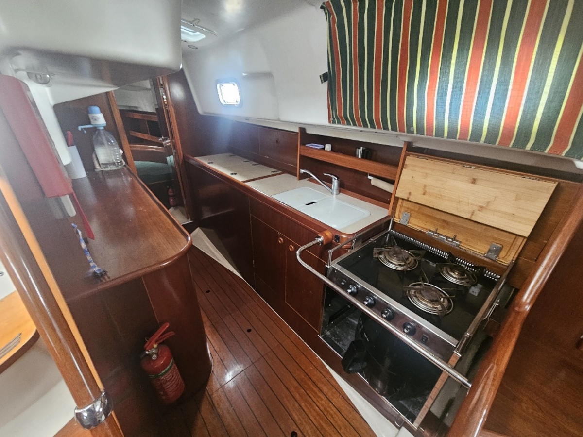 Beneteau Oceanis 36CC — foto 9 van 24