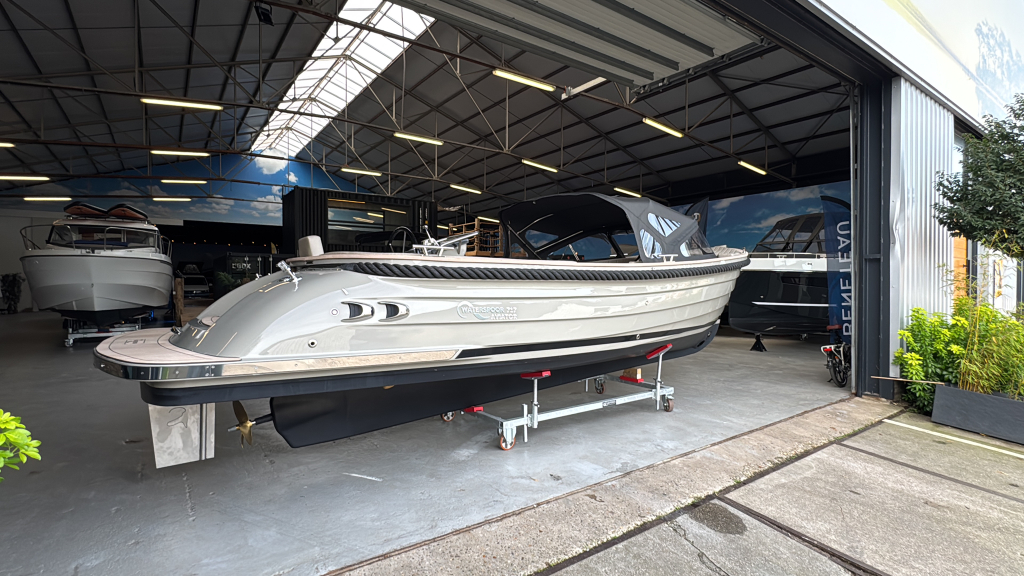 Waterspoor 717 Aviator | Vetus diesel   — foto 3 van 31