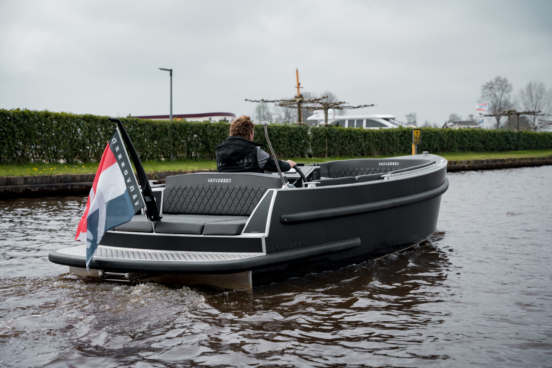 Van Vossen VanVossen E-Tender 595