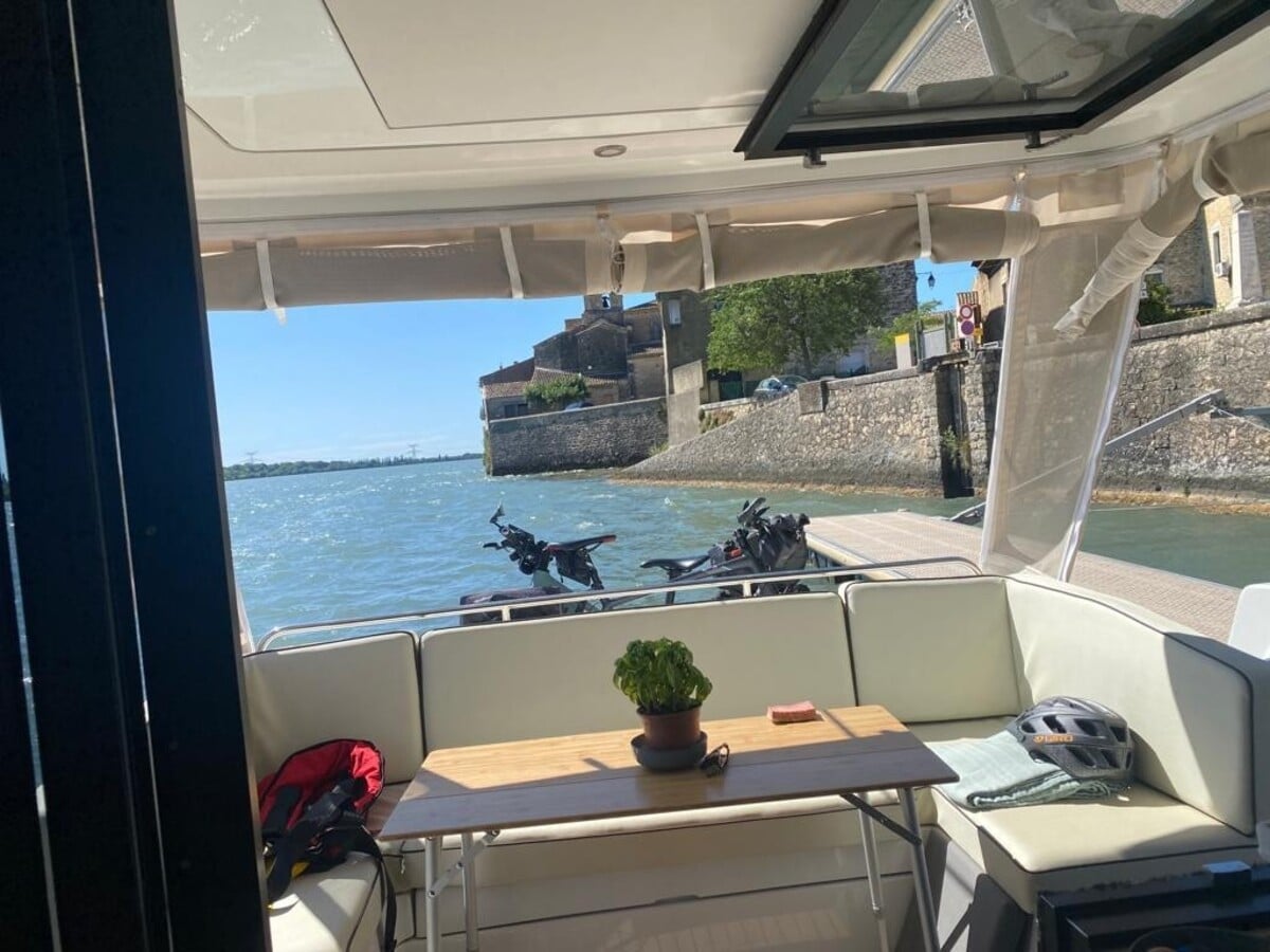 Delphia Yachts Delphia 11 Sedan Electric Cabin Cruiser — foto 7 van 12